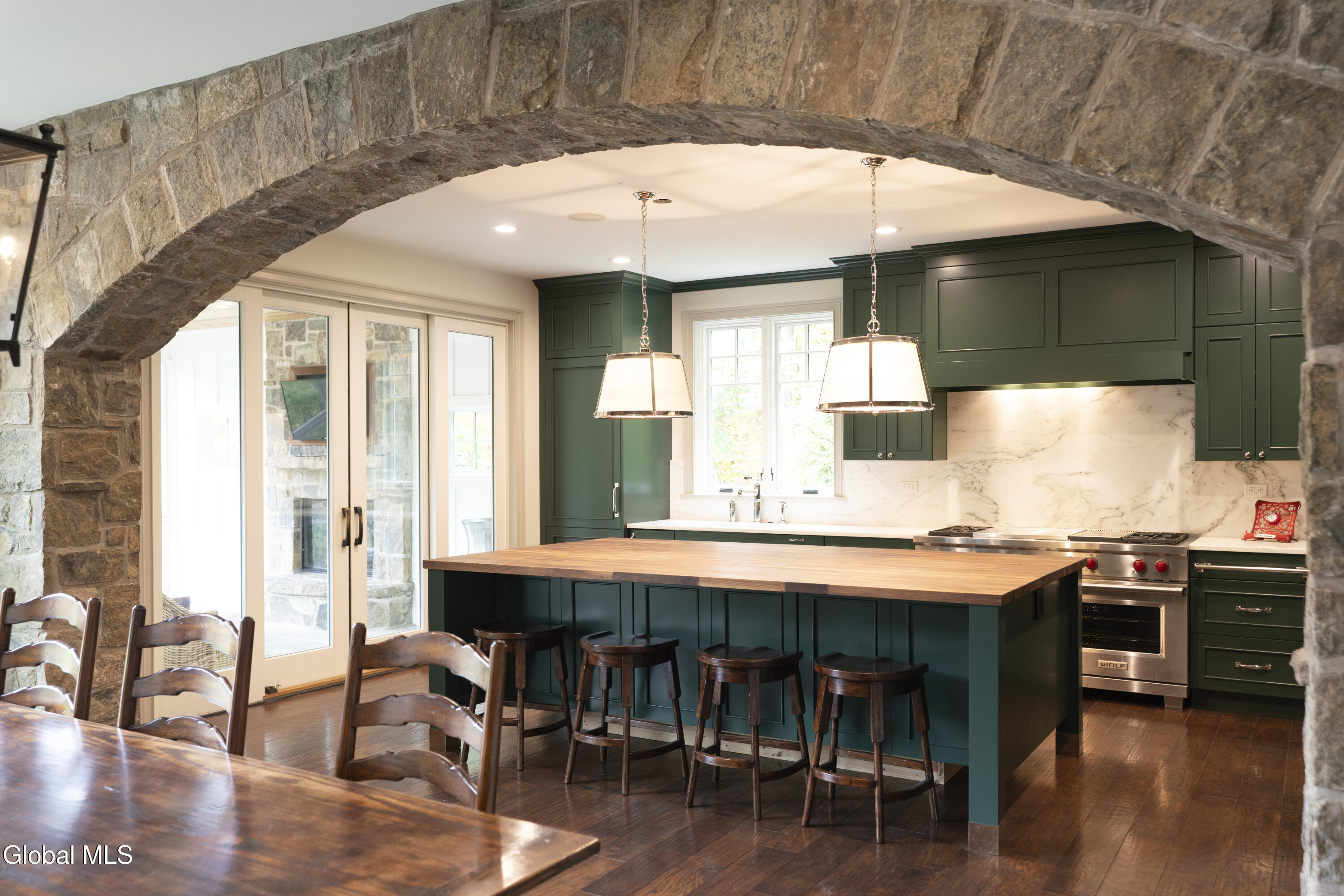 15 Saratoga Farm Road