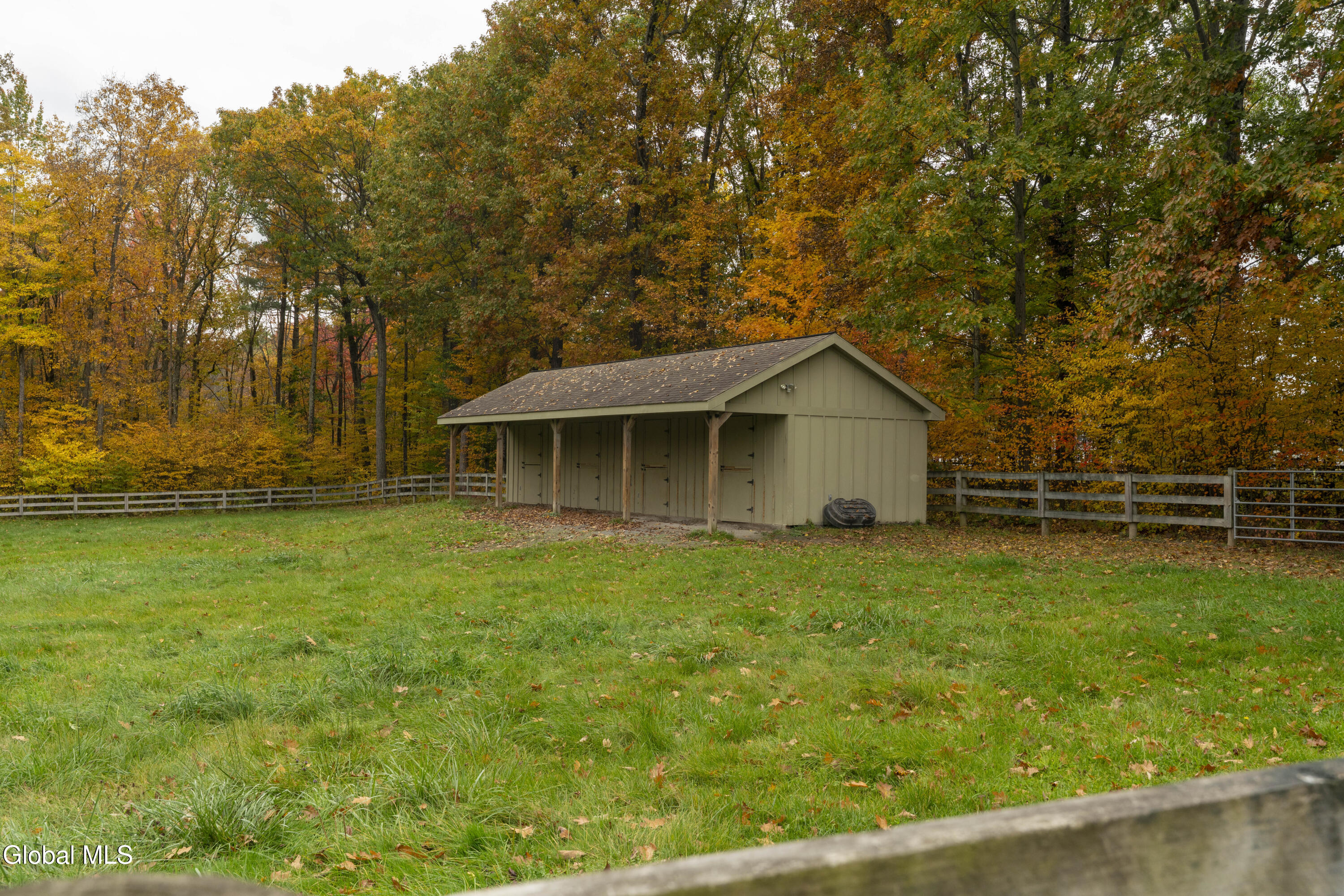 15 Saratoga Farm Road