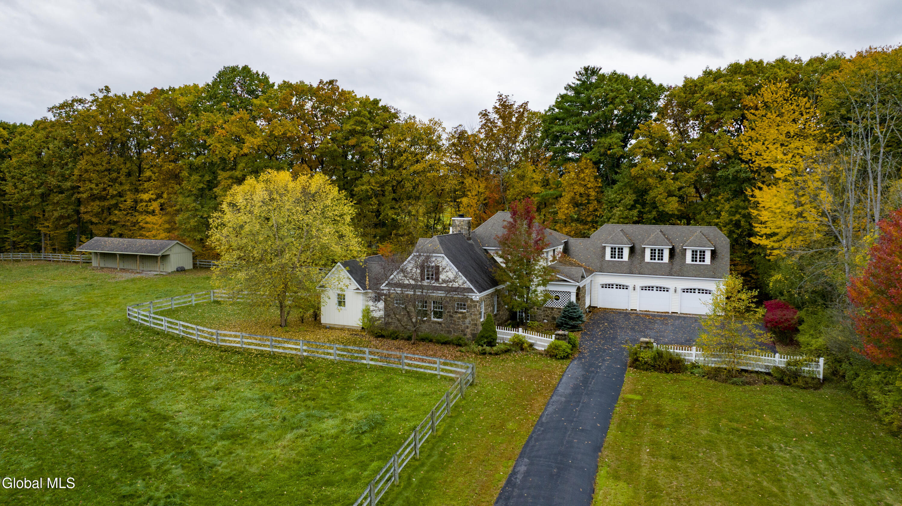 15 Saratoga Farm Road