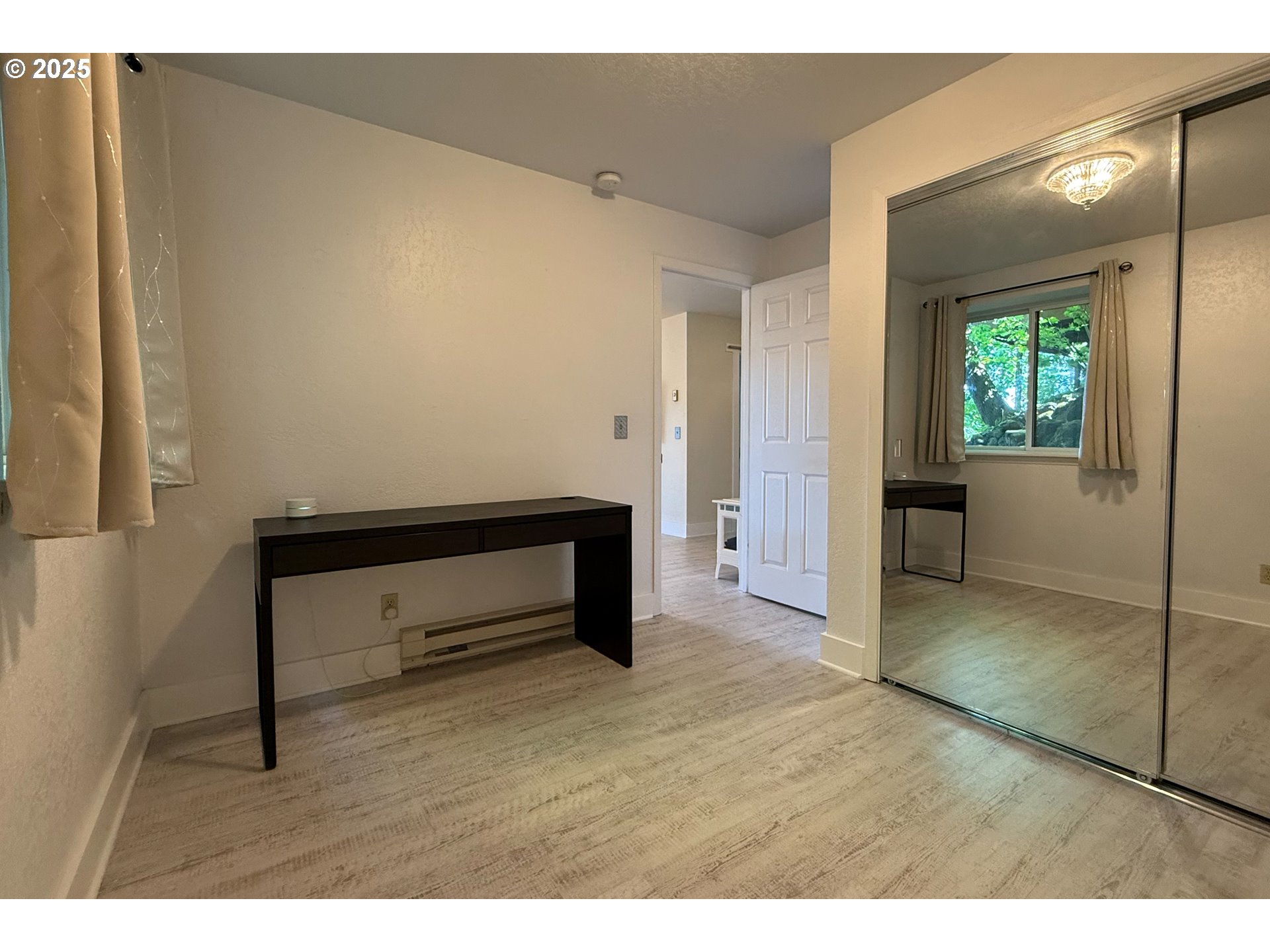 8 HAZEL AVE