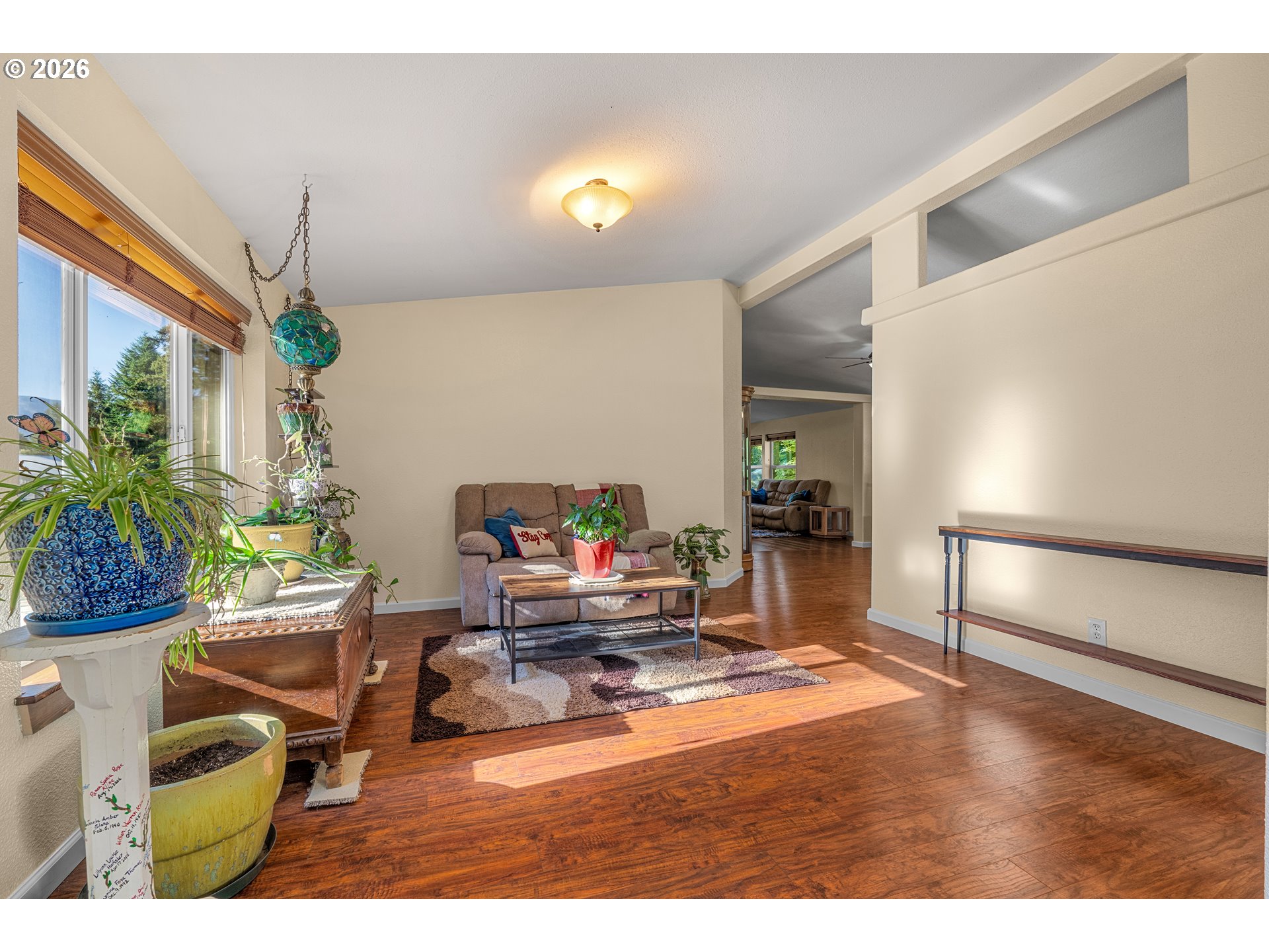 52 COATES RD