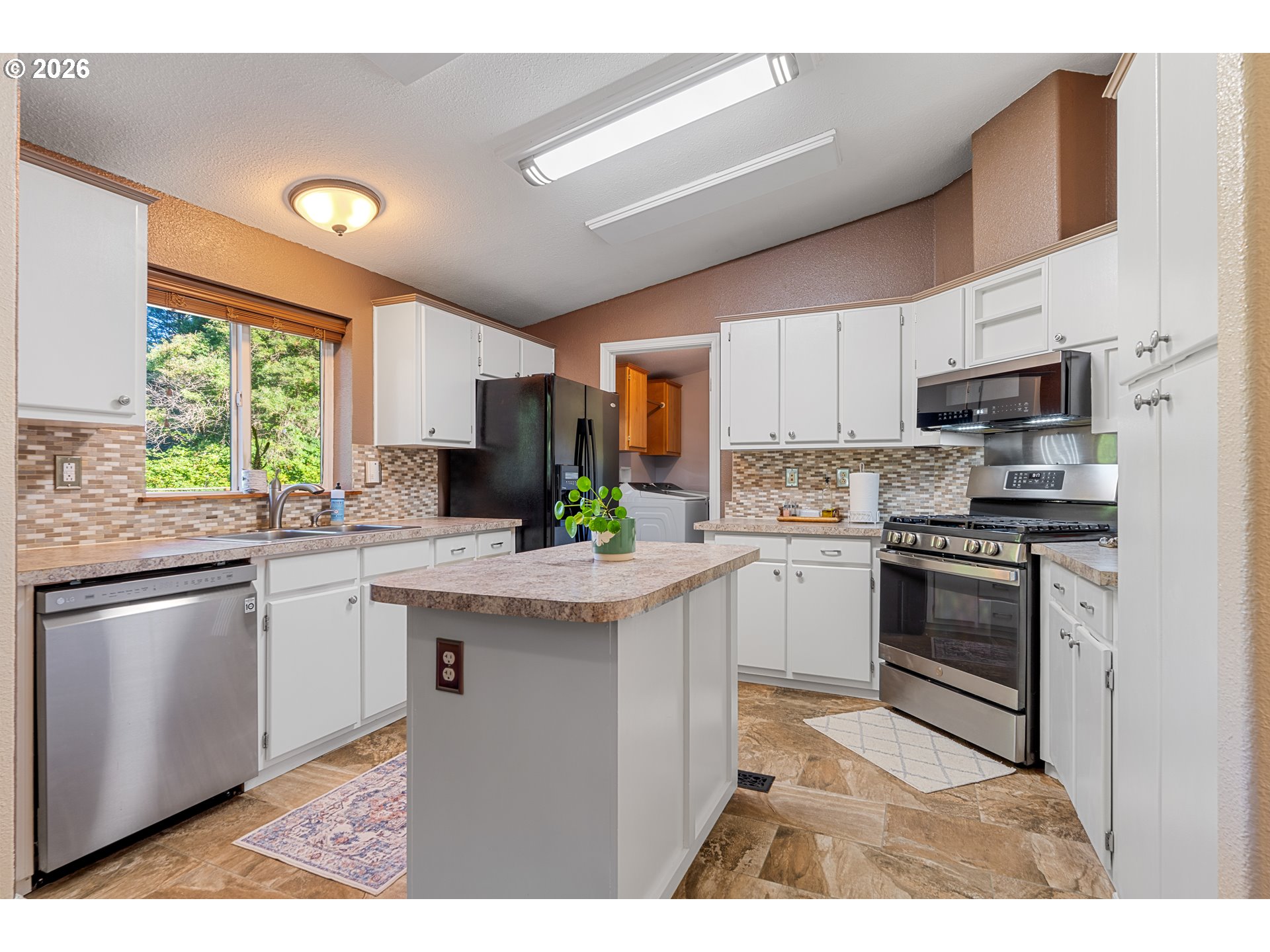 52 COATES RD