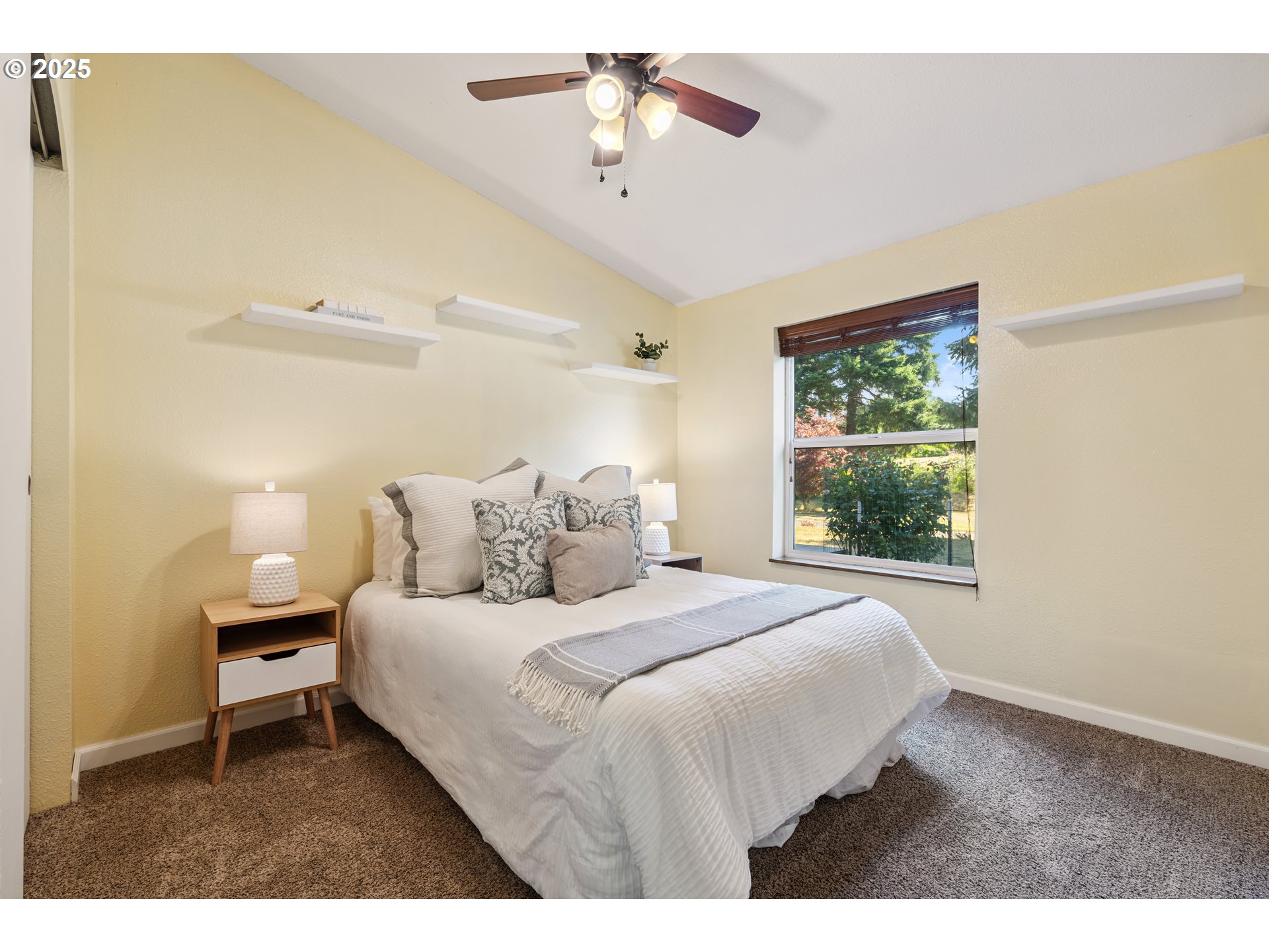 52 COATES RD