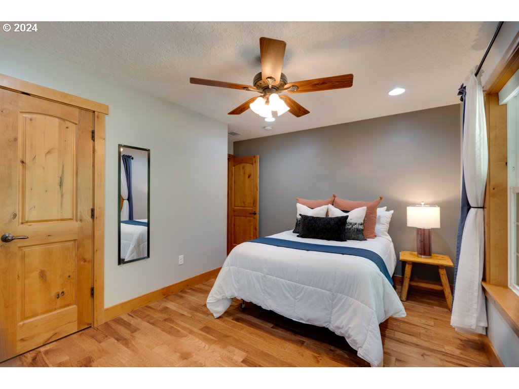 44 Lonesome PInes DR