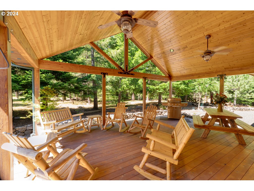 44 Lonesome PInes DR