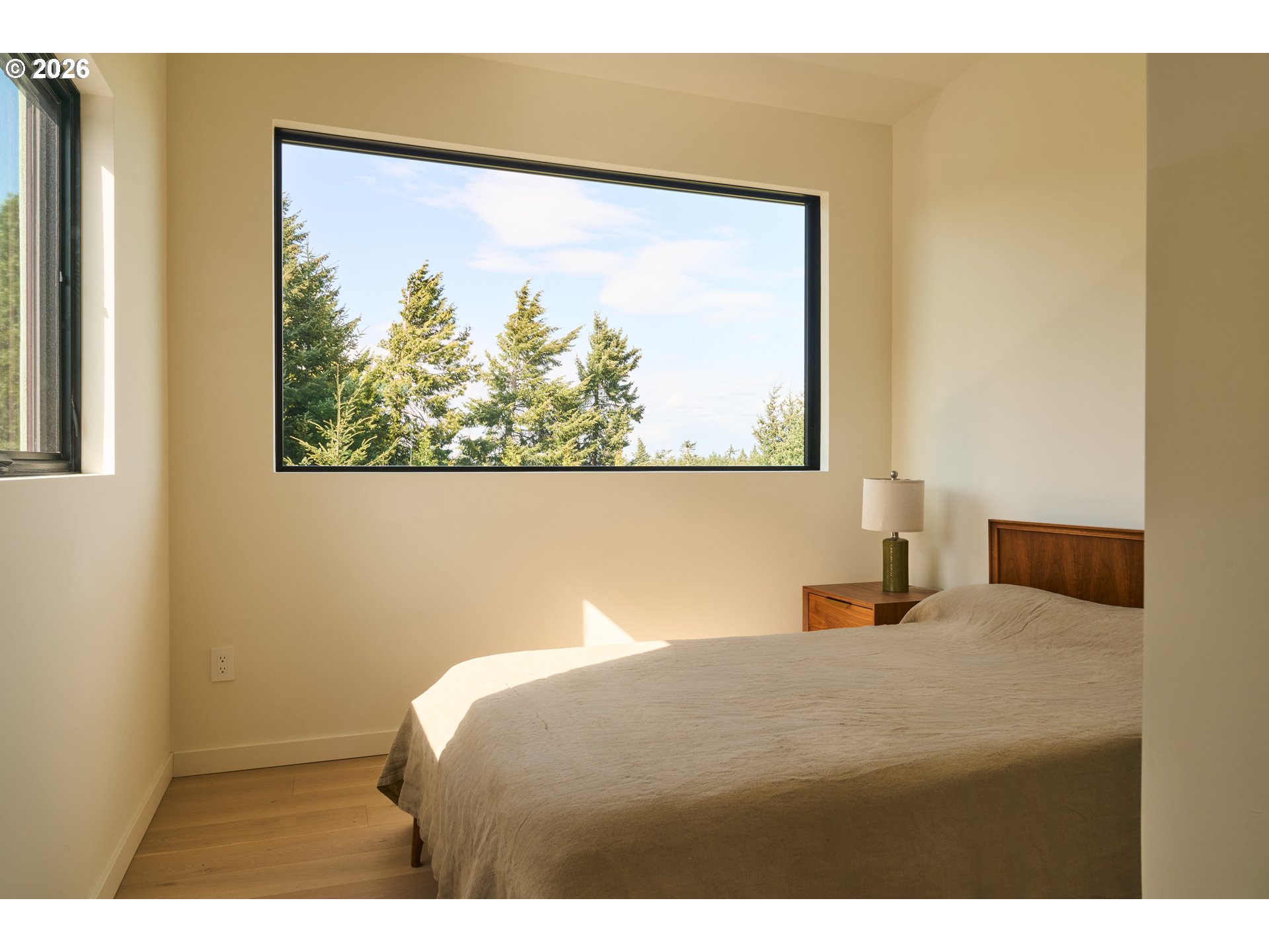 8 MEADOWLARK LN