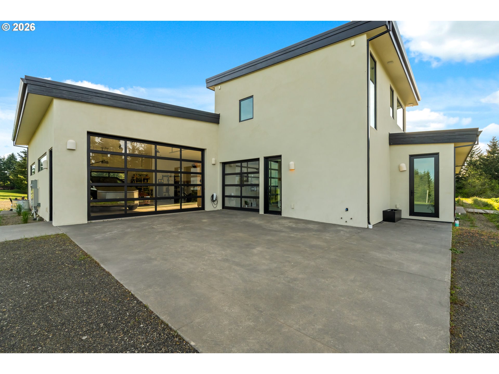 8 MEADOWLARK LN