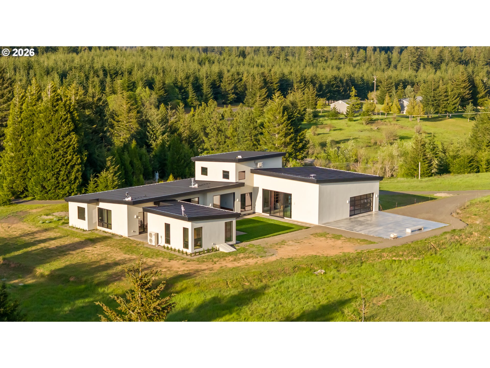 8 MEADOWLARK LN