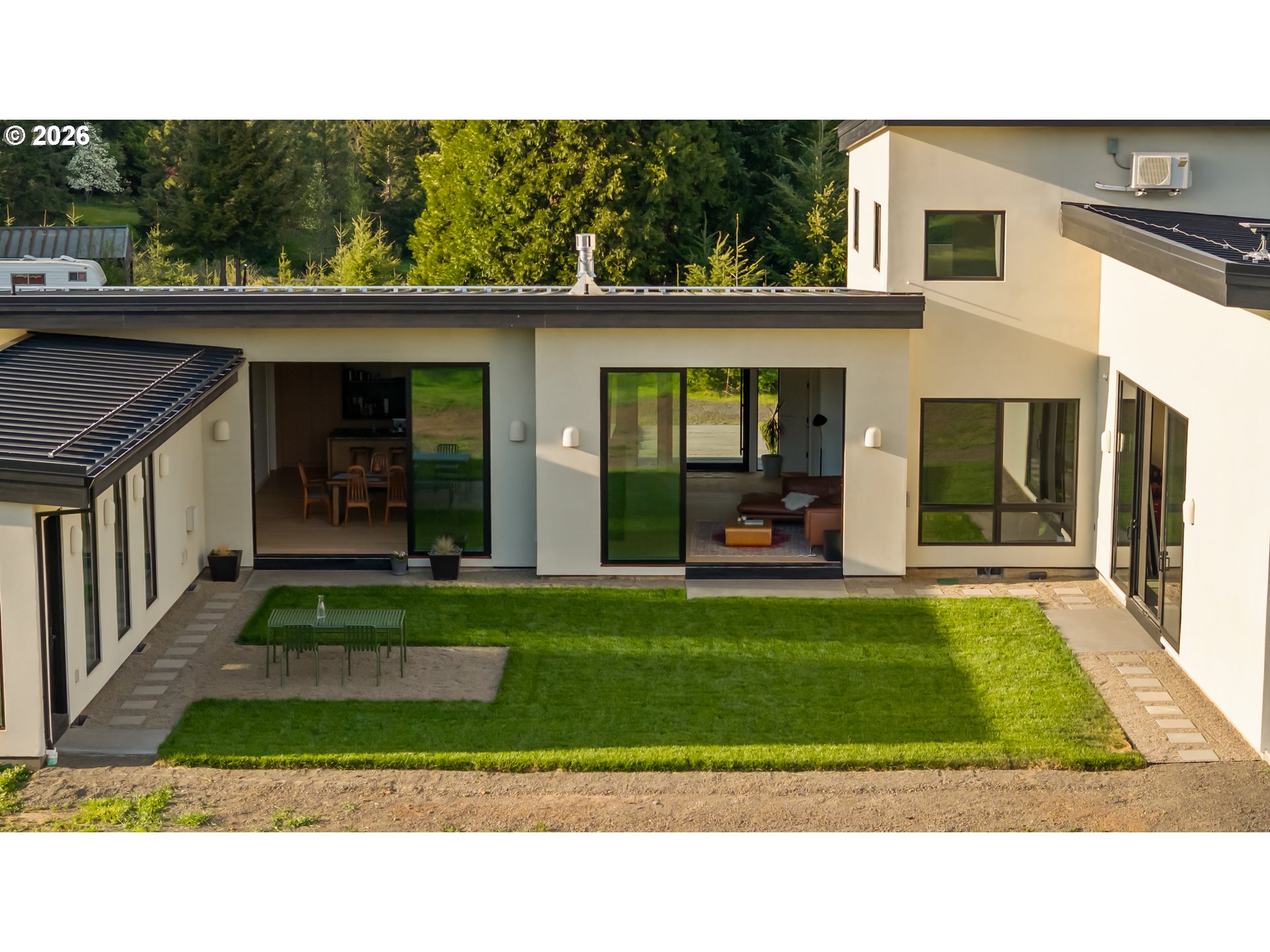 8 MEADOWLARK LN