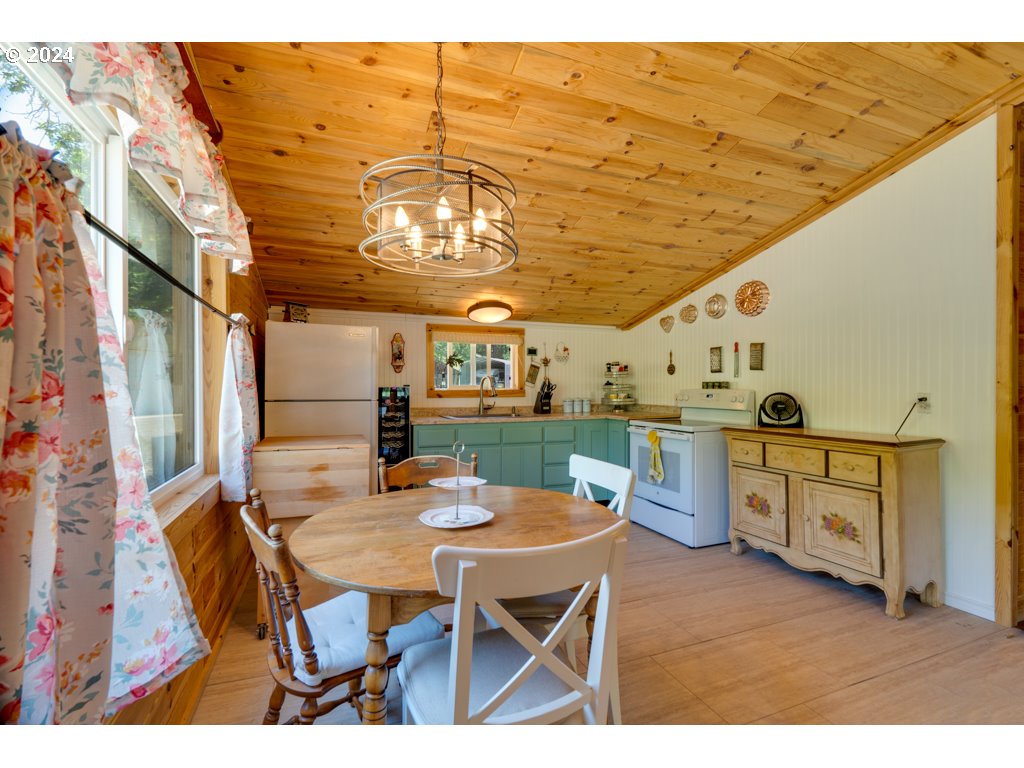 304 TOAD RD