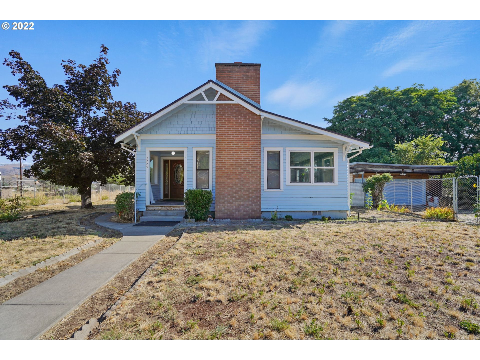 2225 W 10TH ST