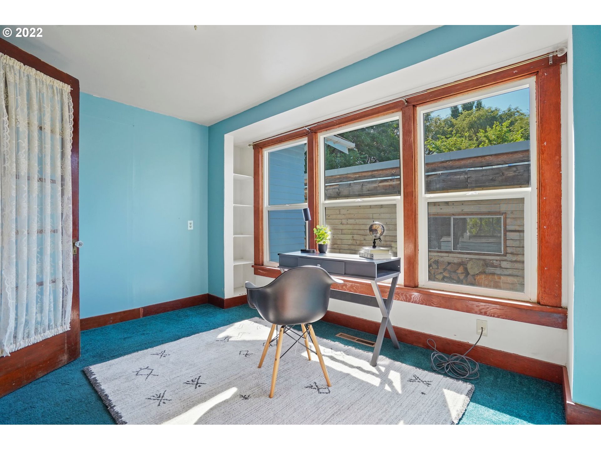 2225 W 10TH ST