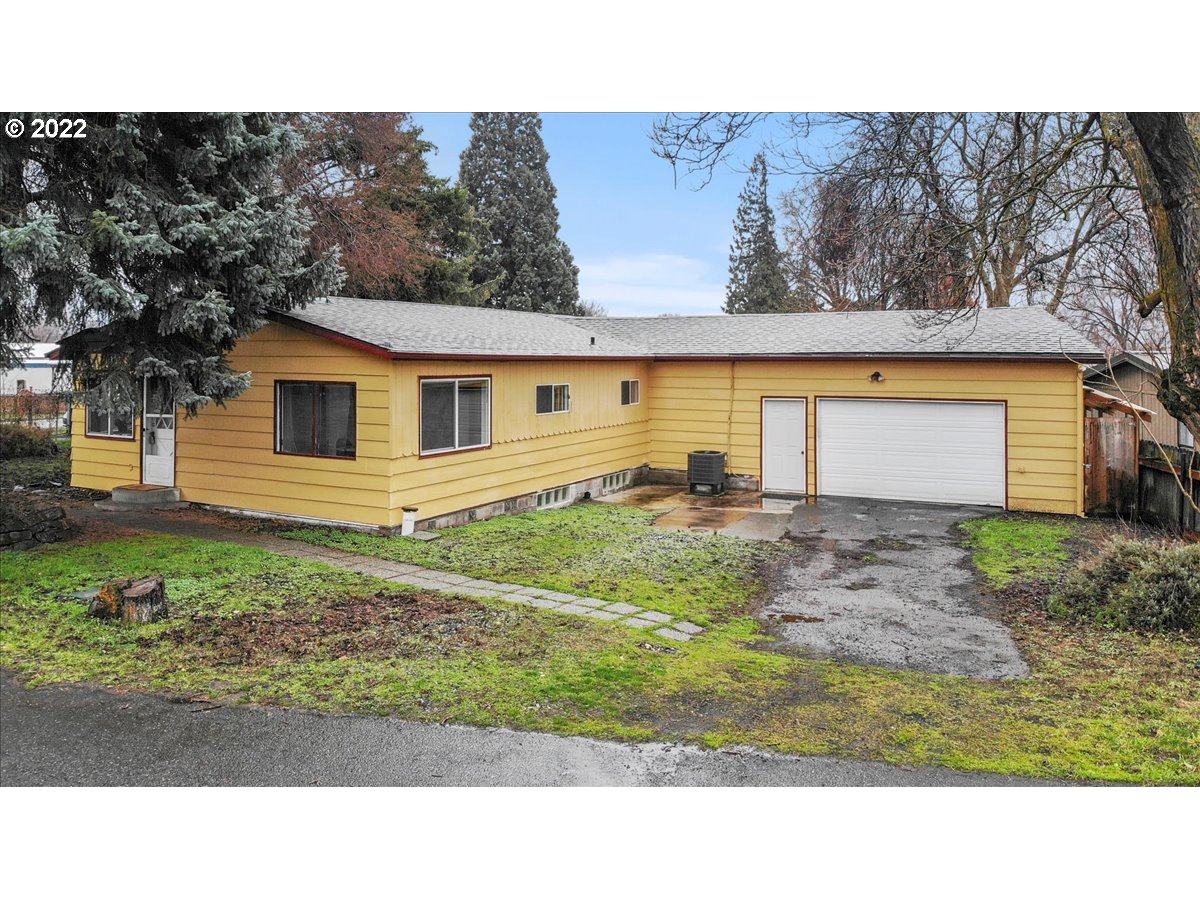 1020 ELM DR