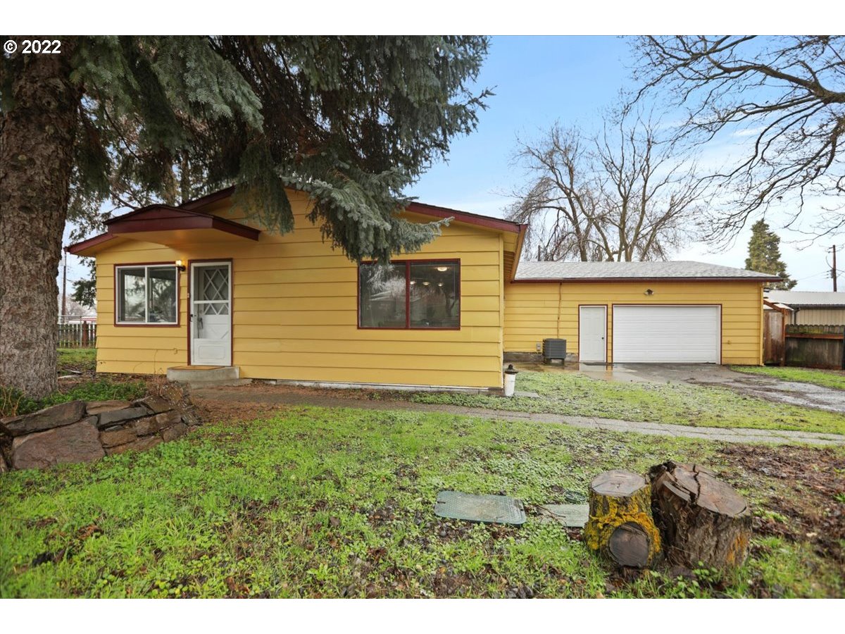 1020 ELM DR