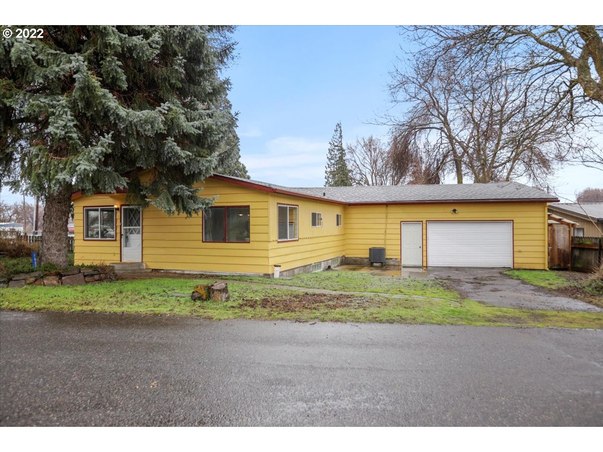 1020 ELM DR