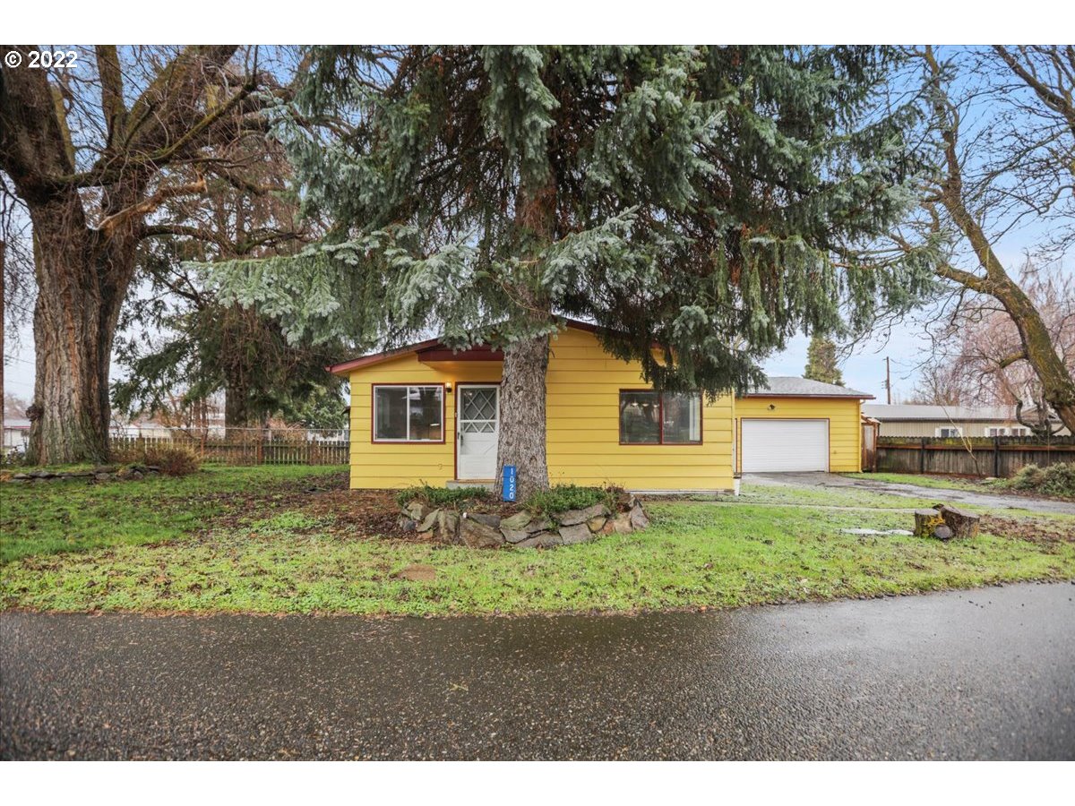 1020 ELM DR