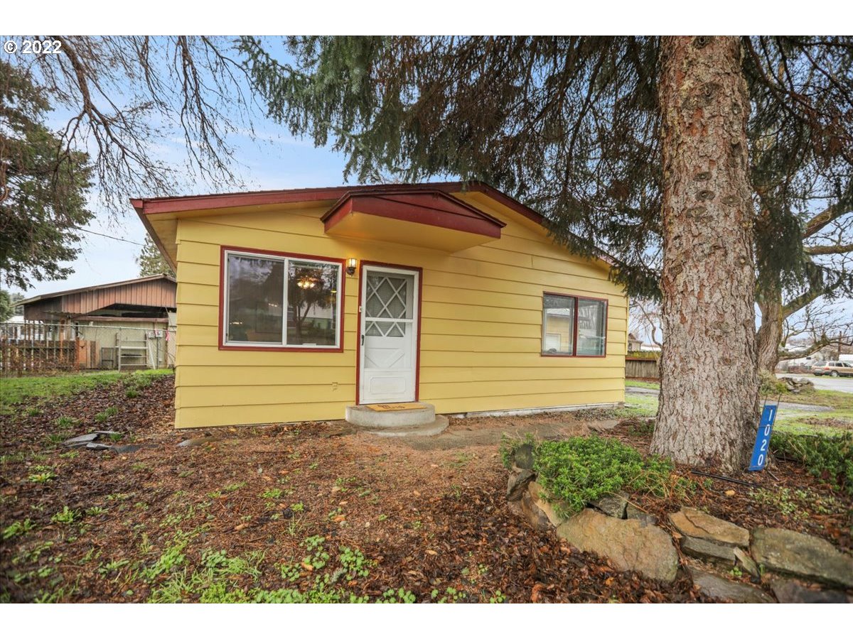 1020 ELM DR