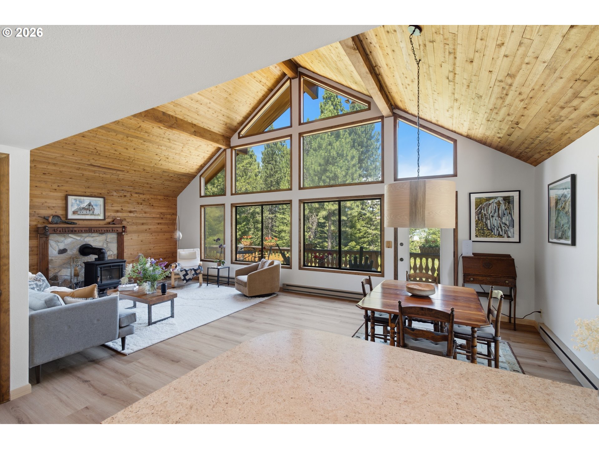 81 Lava RD