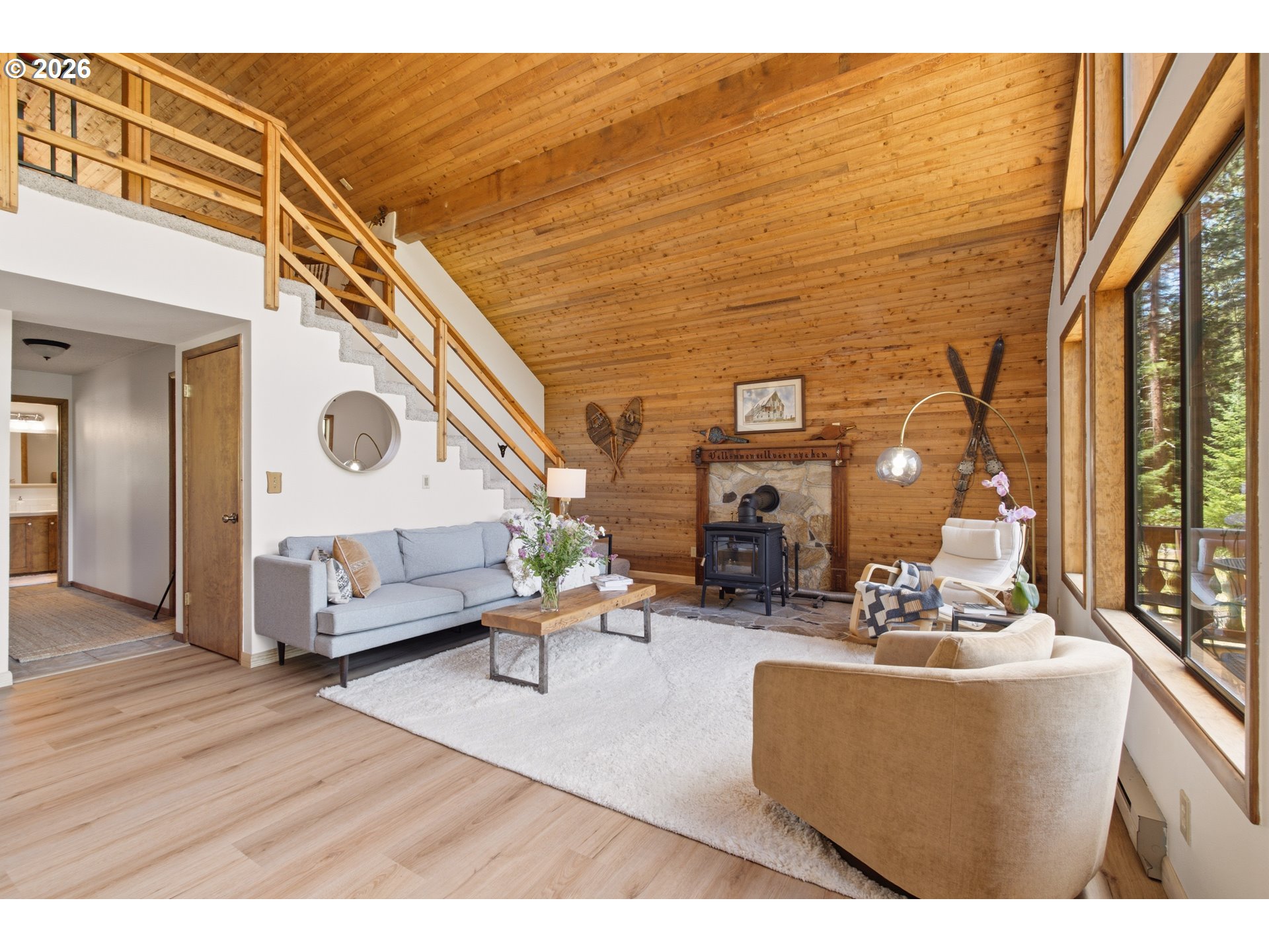 81 Lava RD