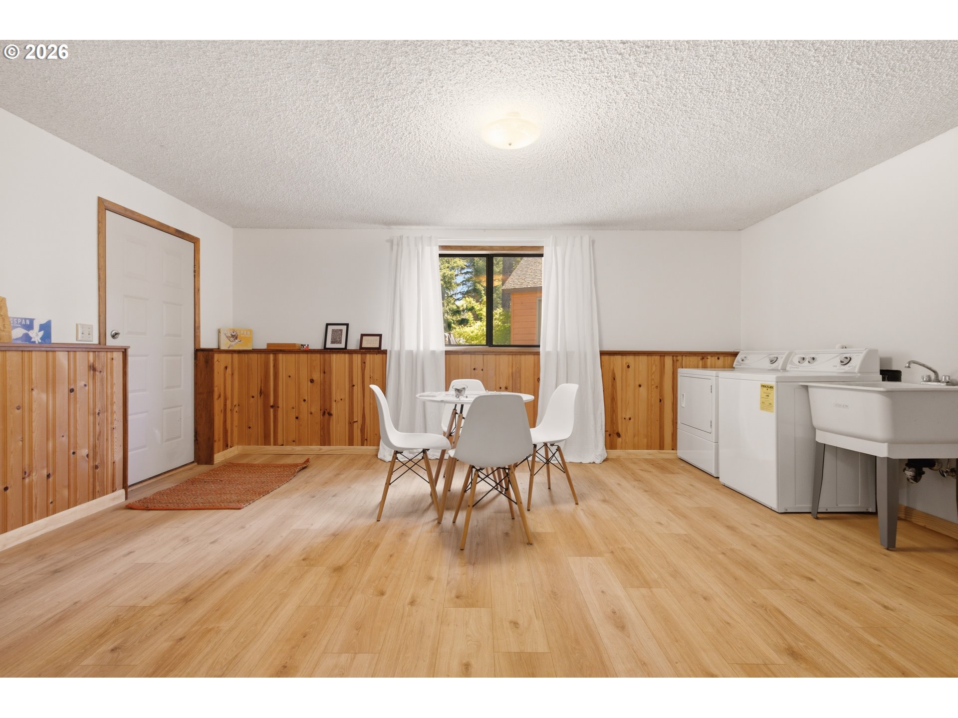81 Lava RD