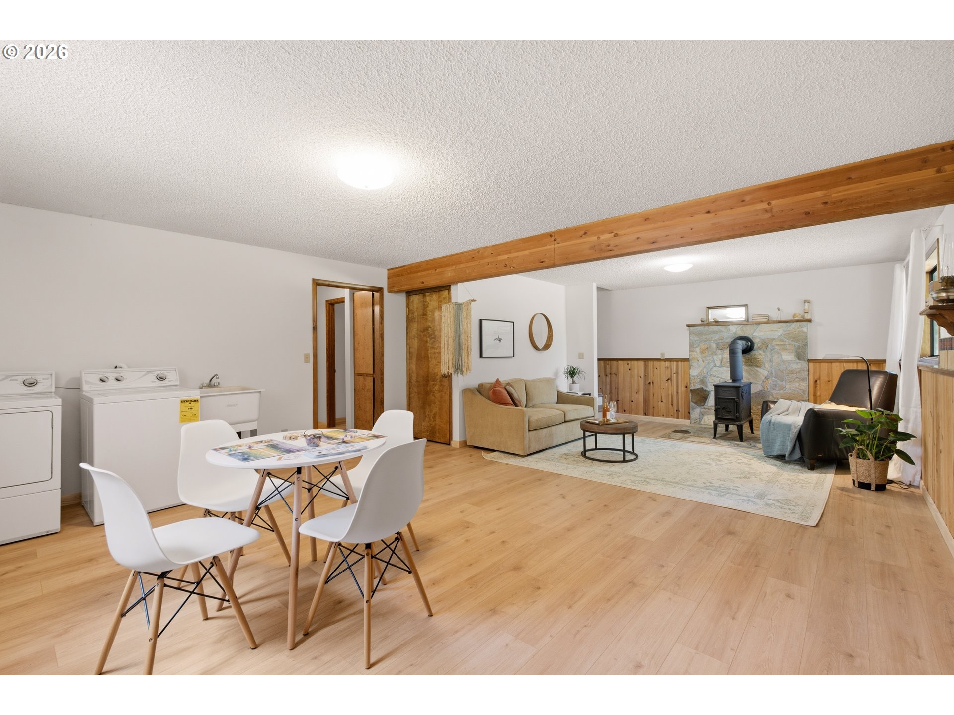 81 Lava RD