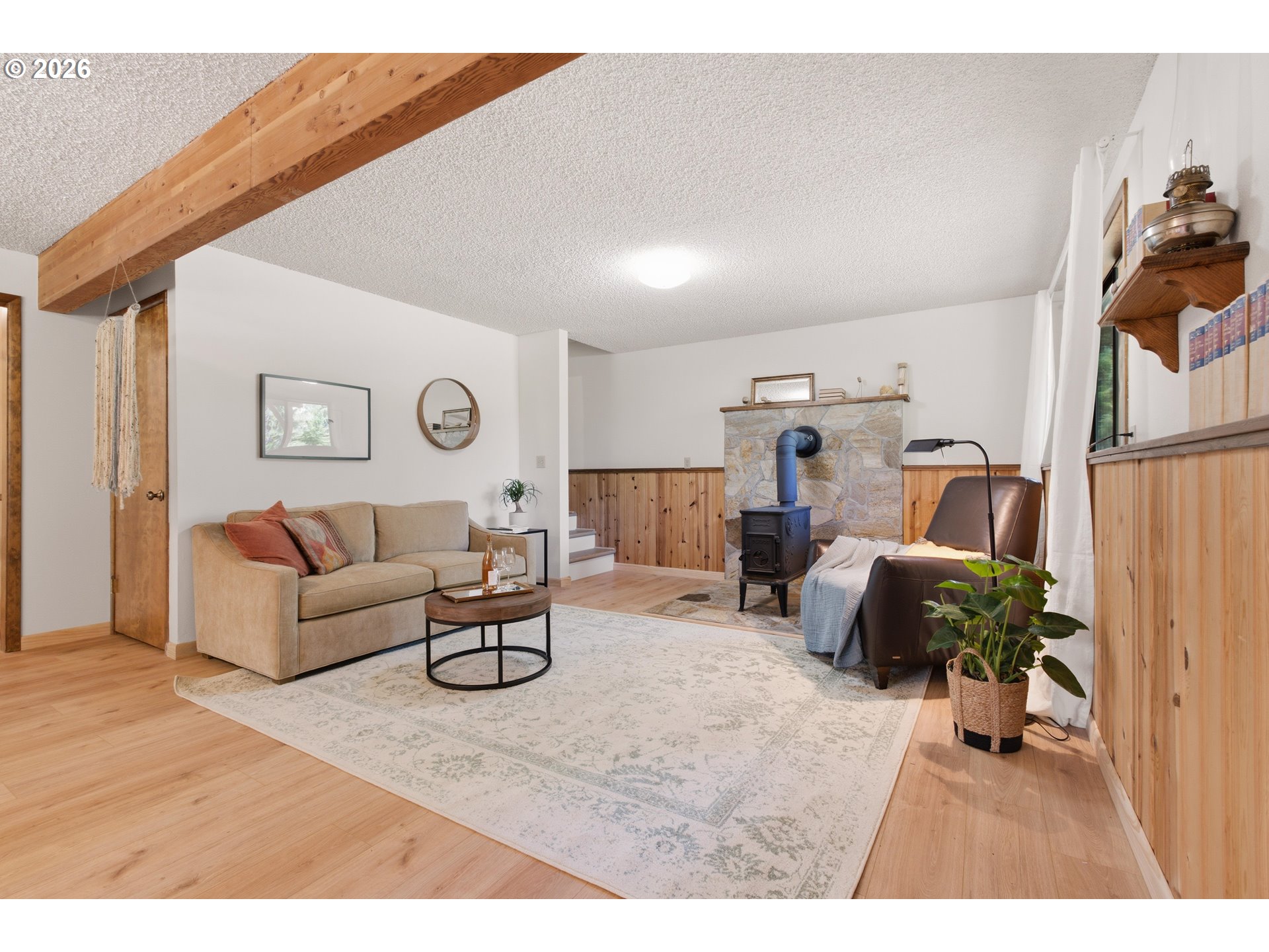 81 Lava RD