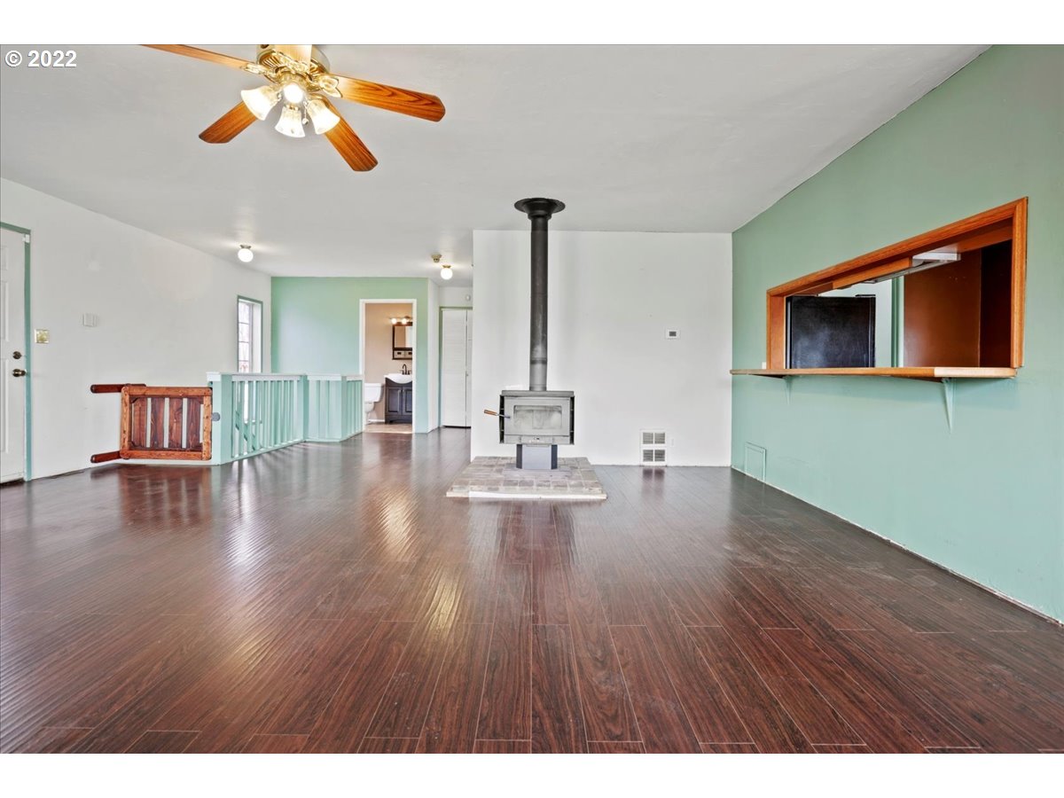 2428 E 11TH
