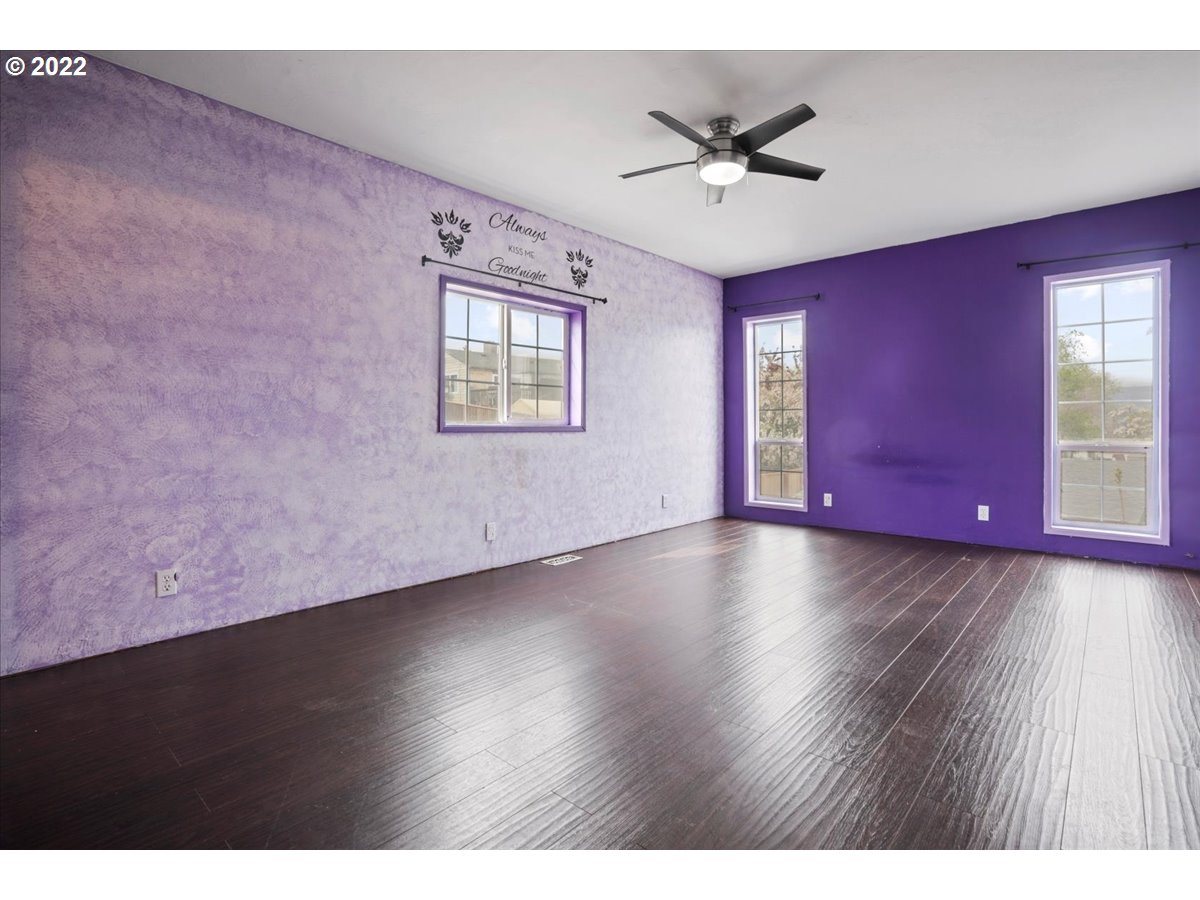 2428 E 11TH