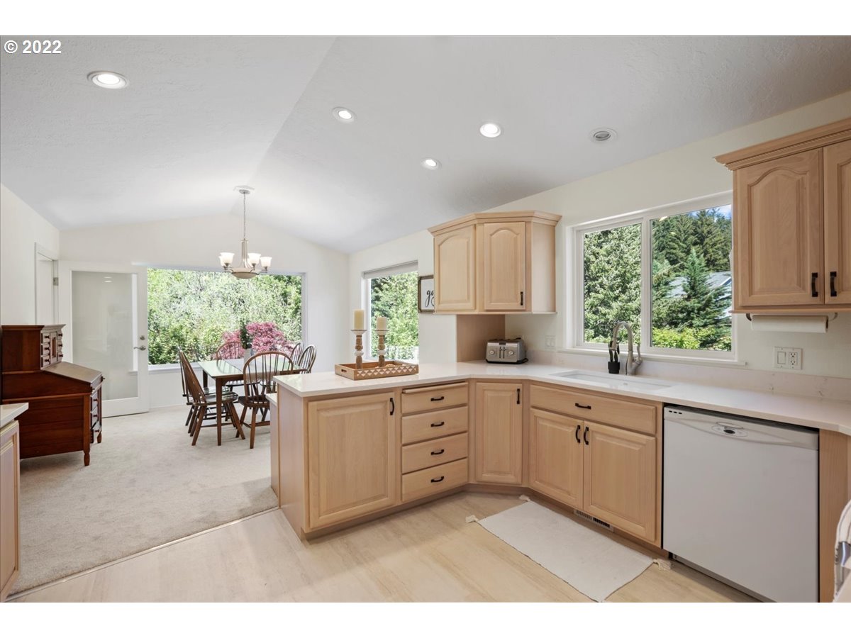 19 WALLACE DR