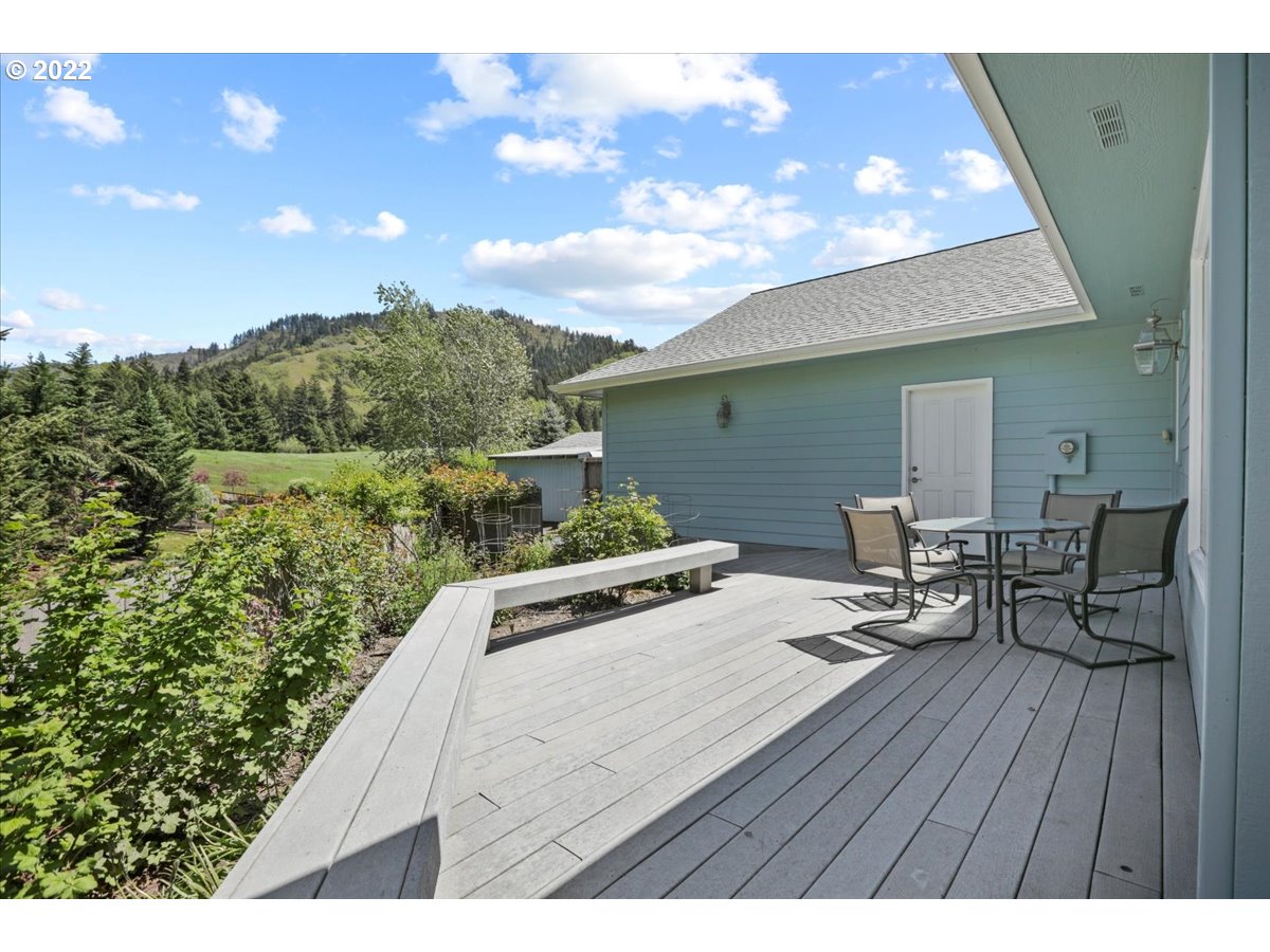 19 WALLACE DR