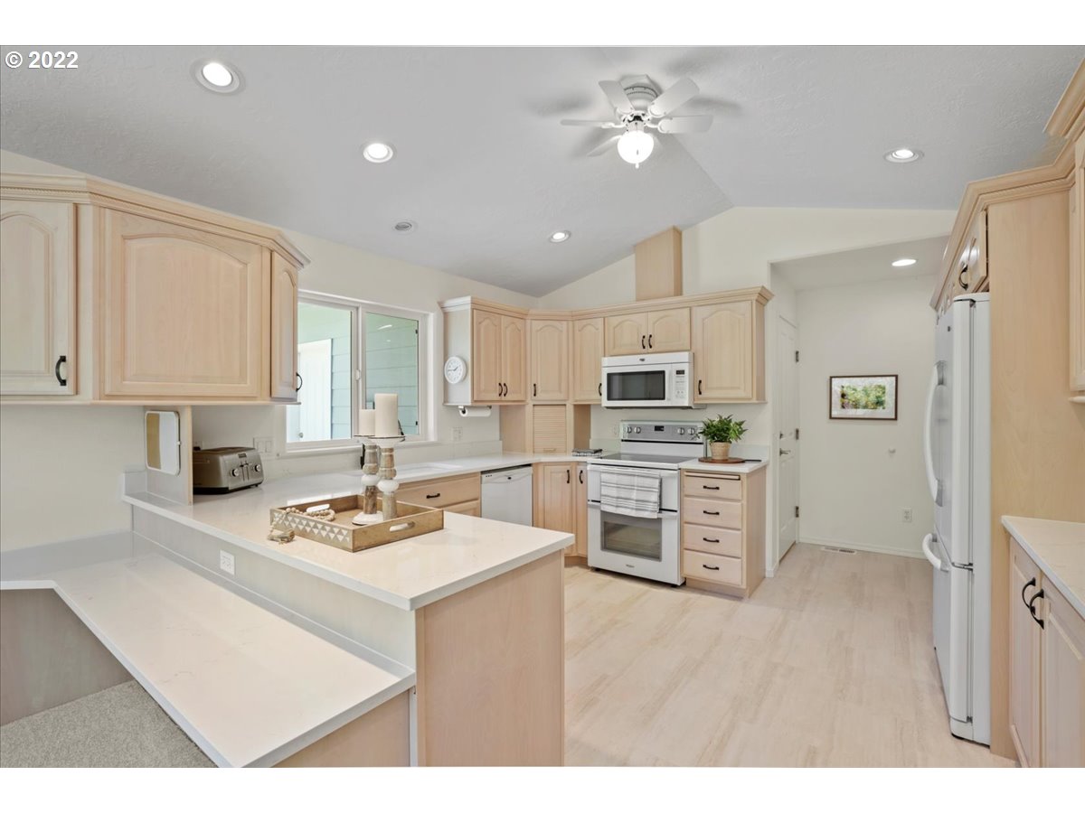 19 WALLACE DR