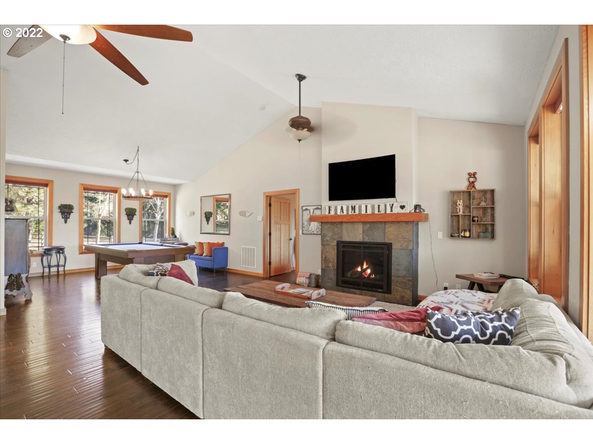 50 RIDGEVIEW RD
