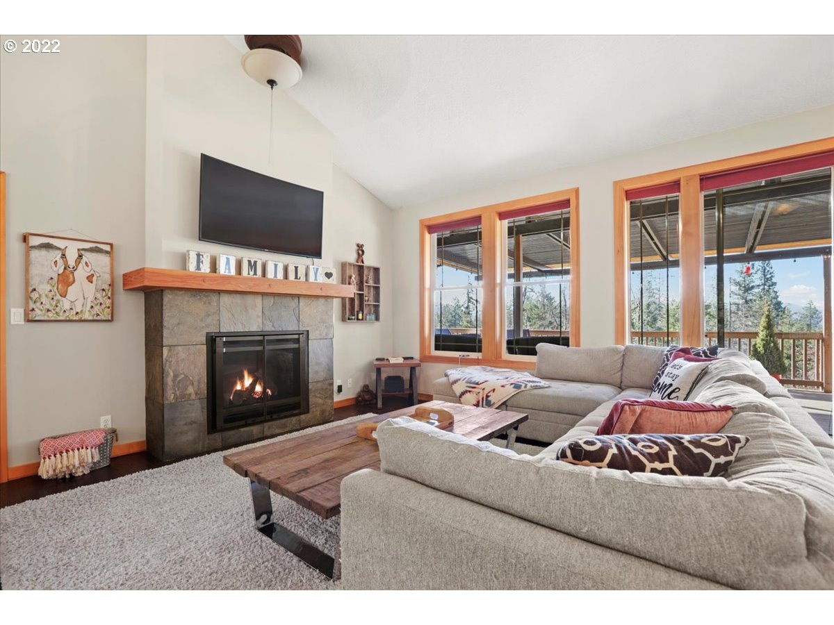 50 RIDGEVIEW RD
