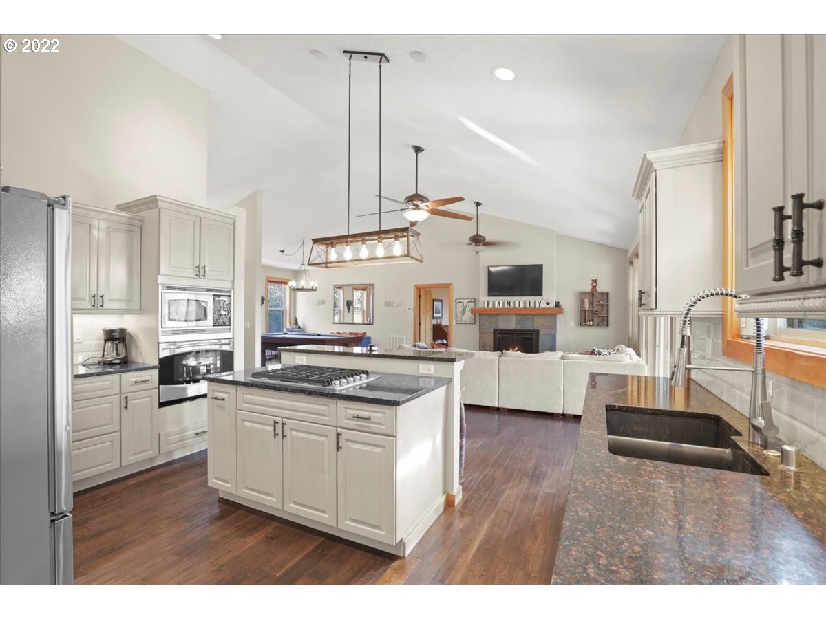 50 RIDGEVIEW RD