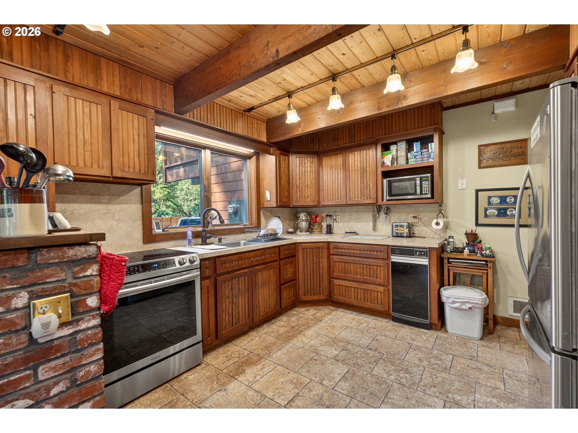 41 PRIVATE LAKE RD
