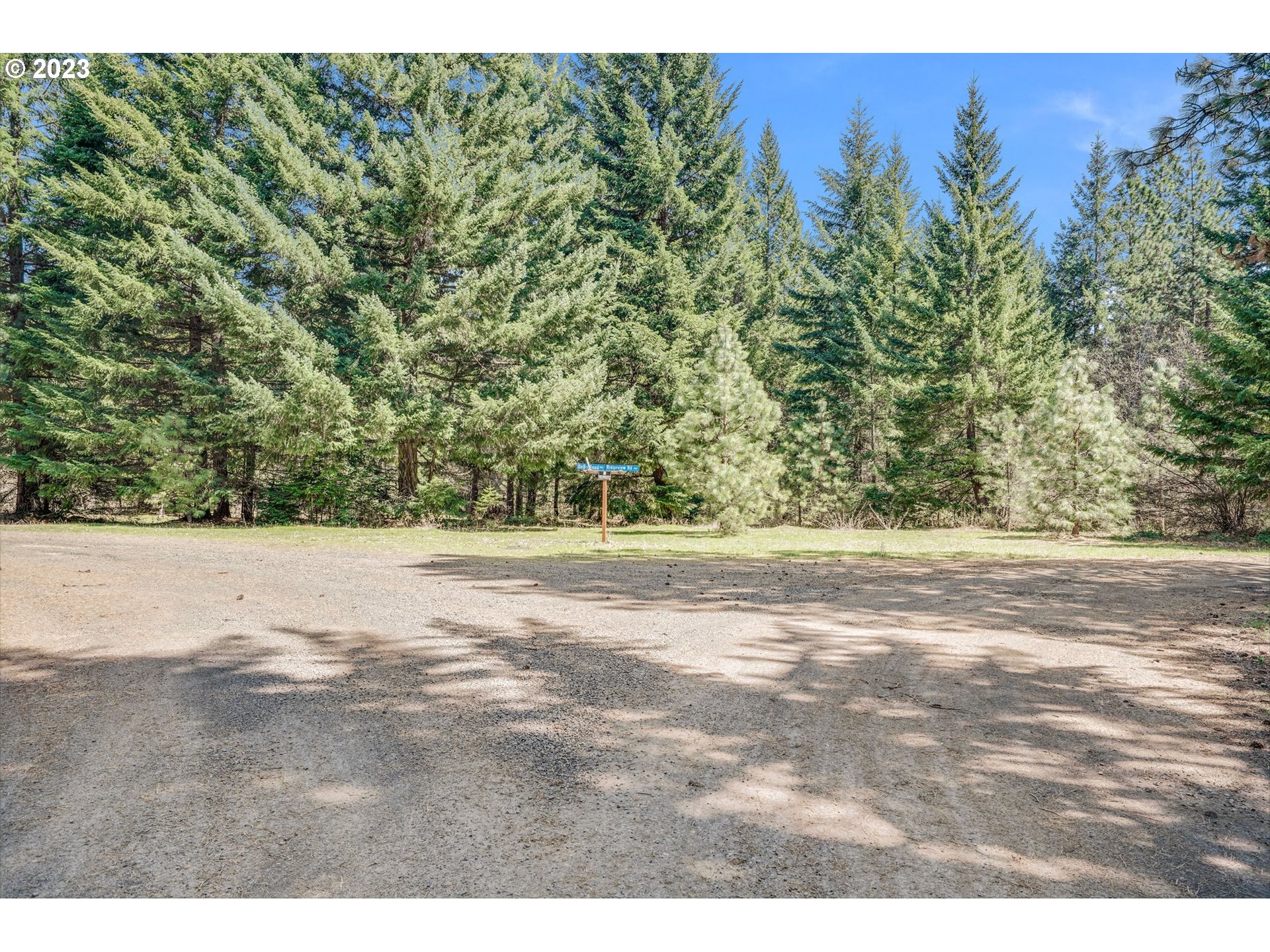 45 Ridgeview RD