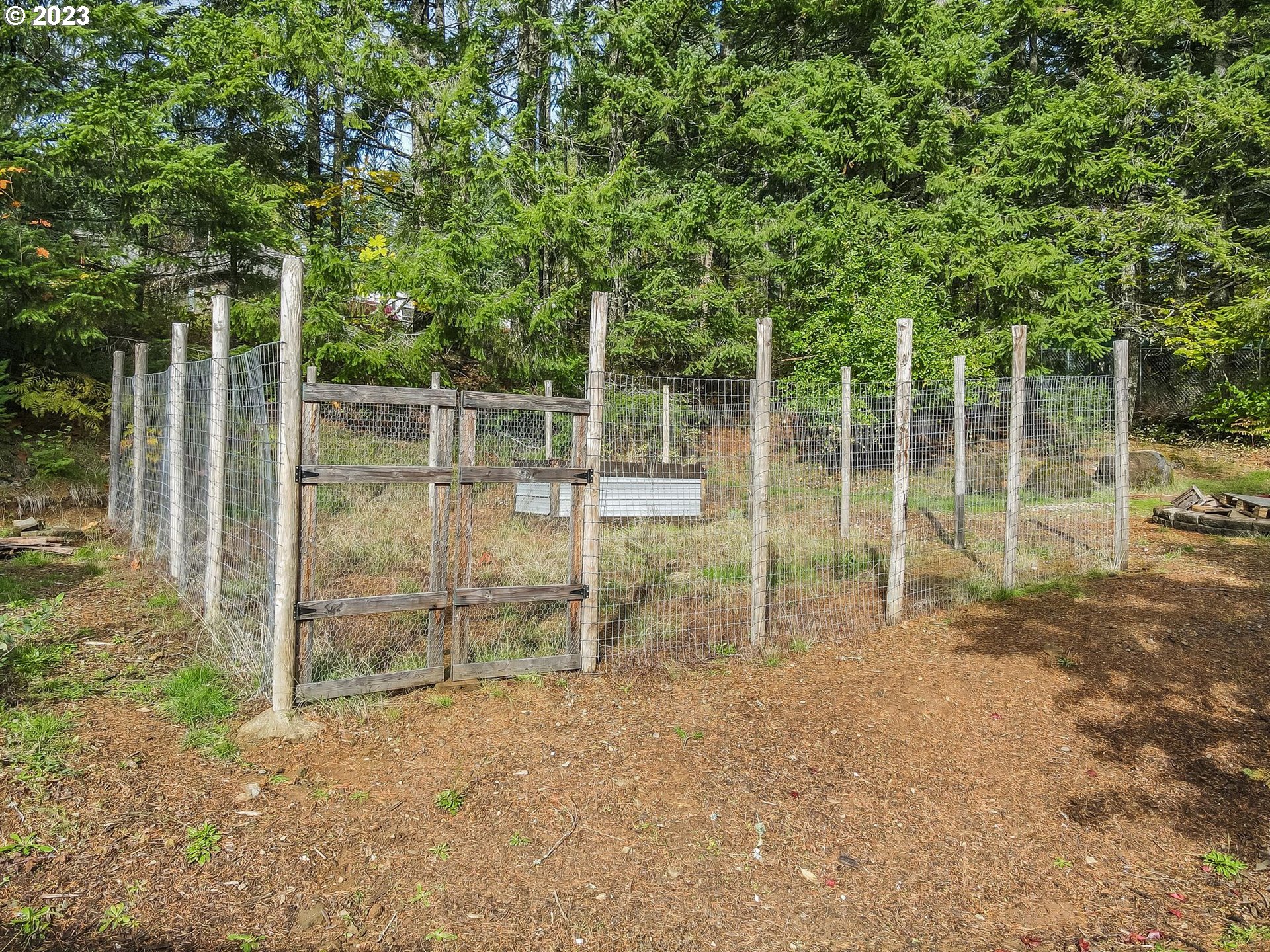 2242 LOOP RD