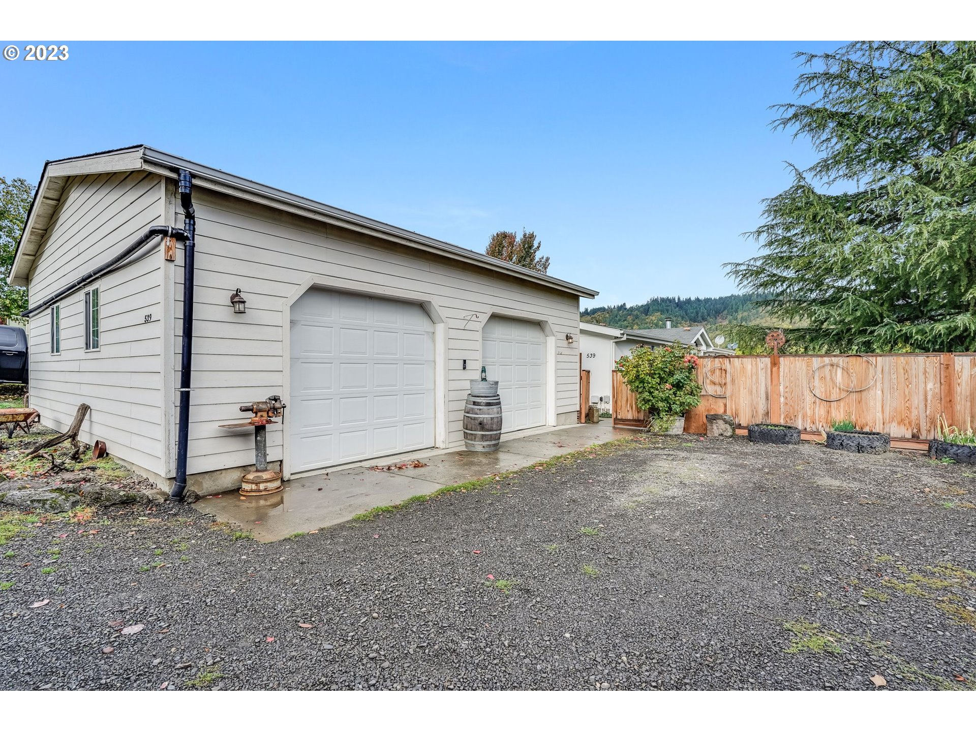 539 COCHRAN LN