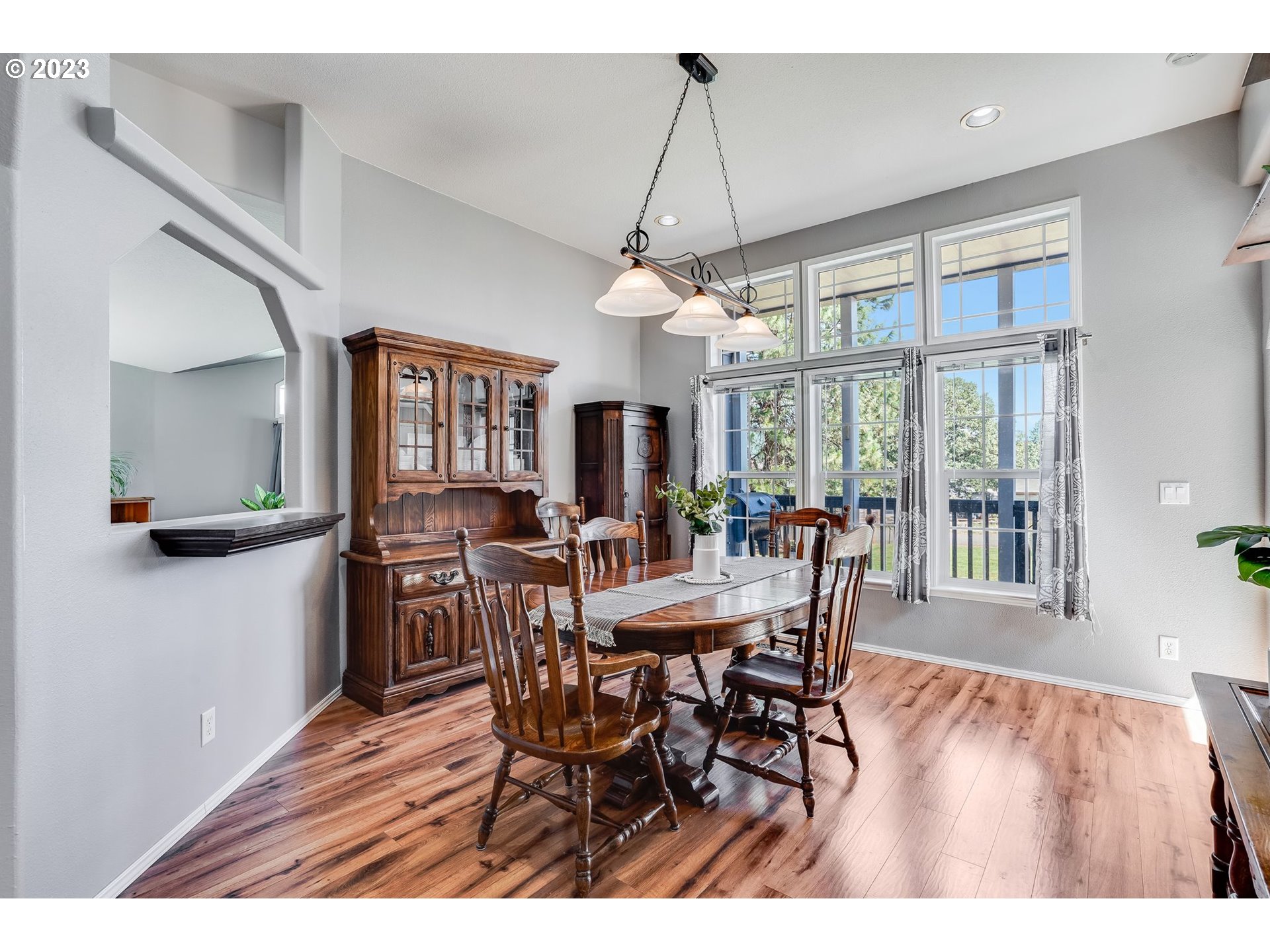 6 FAIRWAY DR