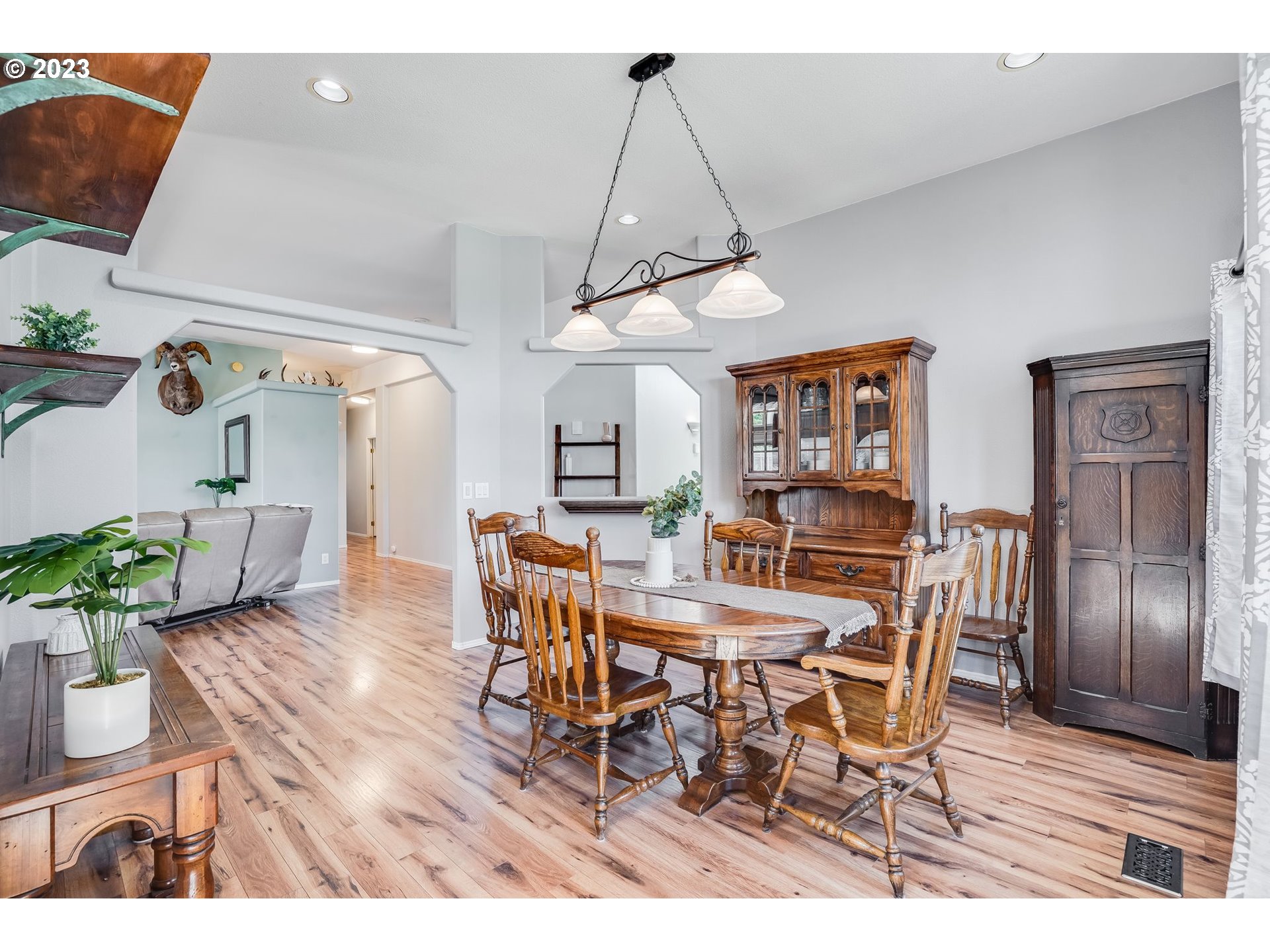 6 FAIRWAY DR