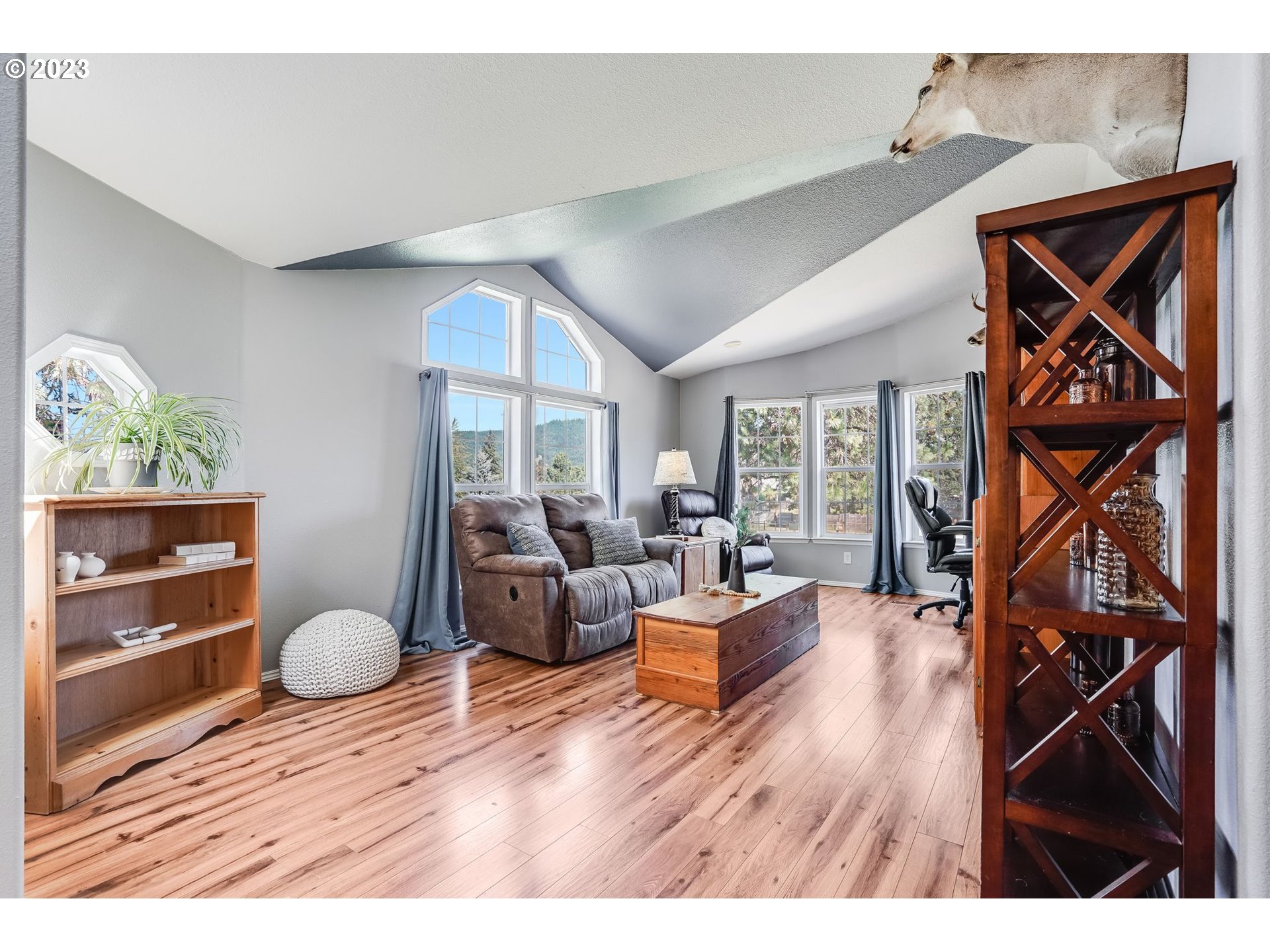 6 FAIRWAY DR