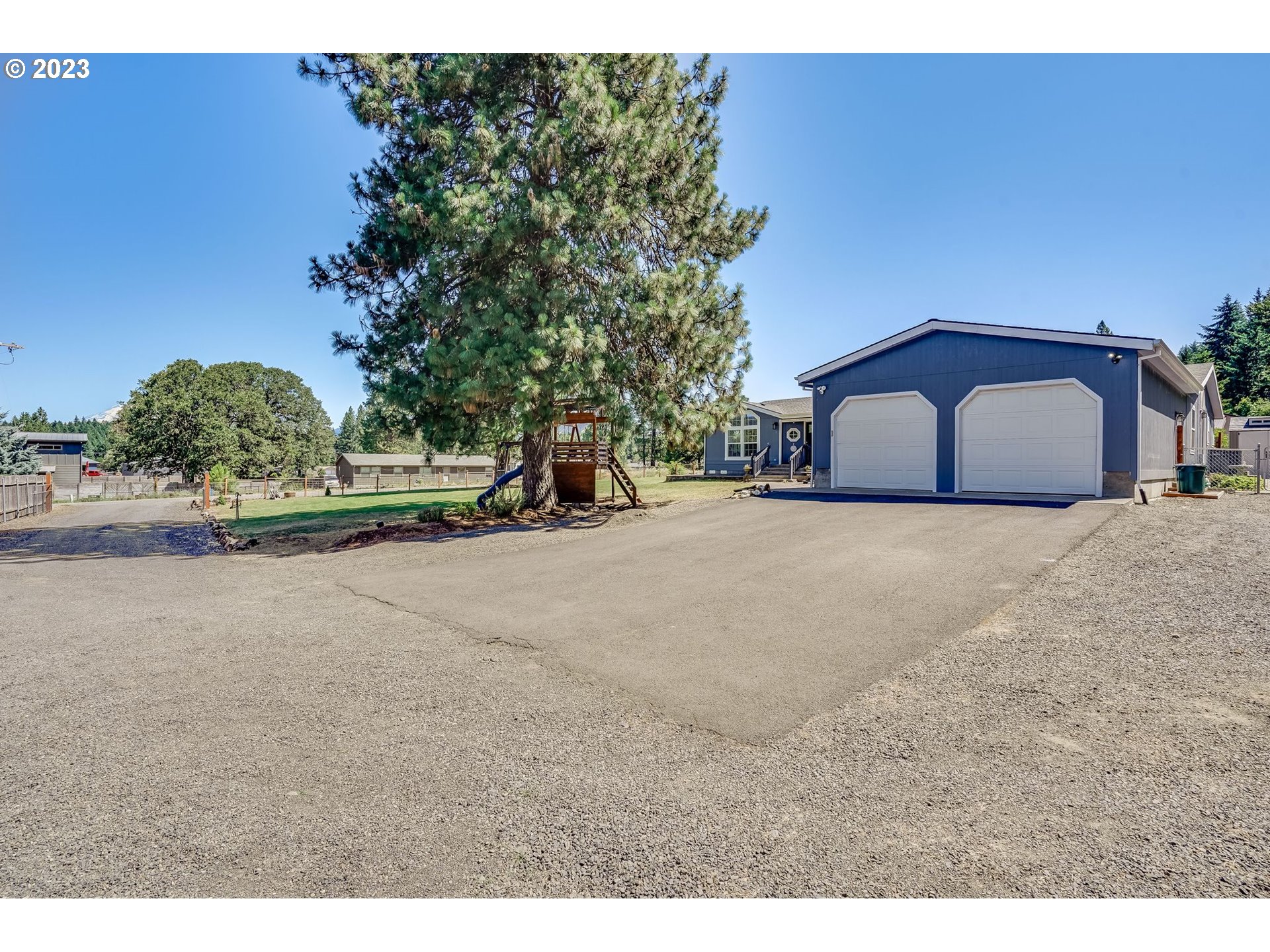 6 FAIRWAY DR