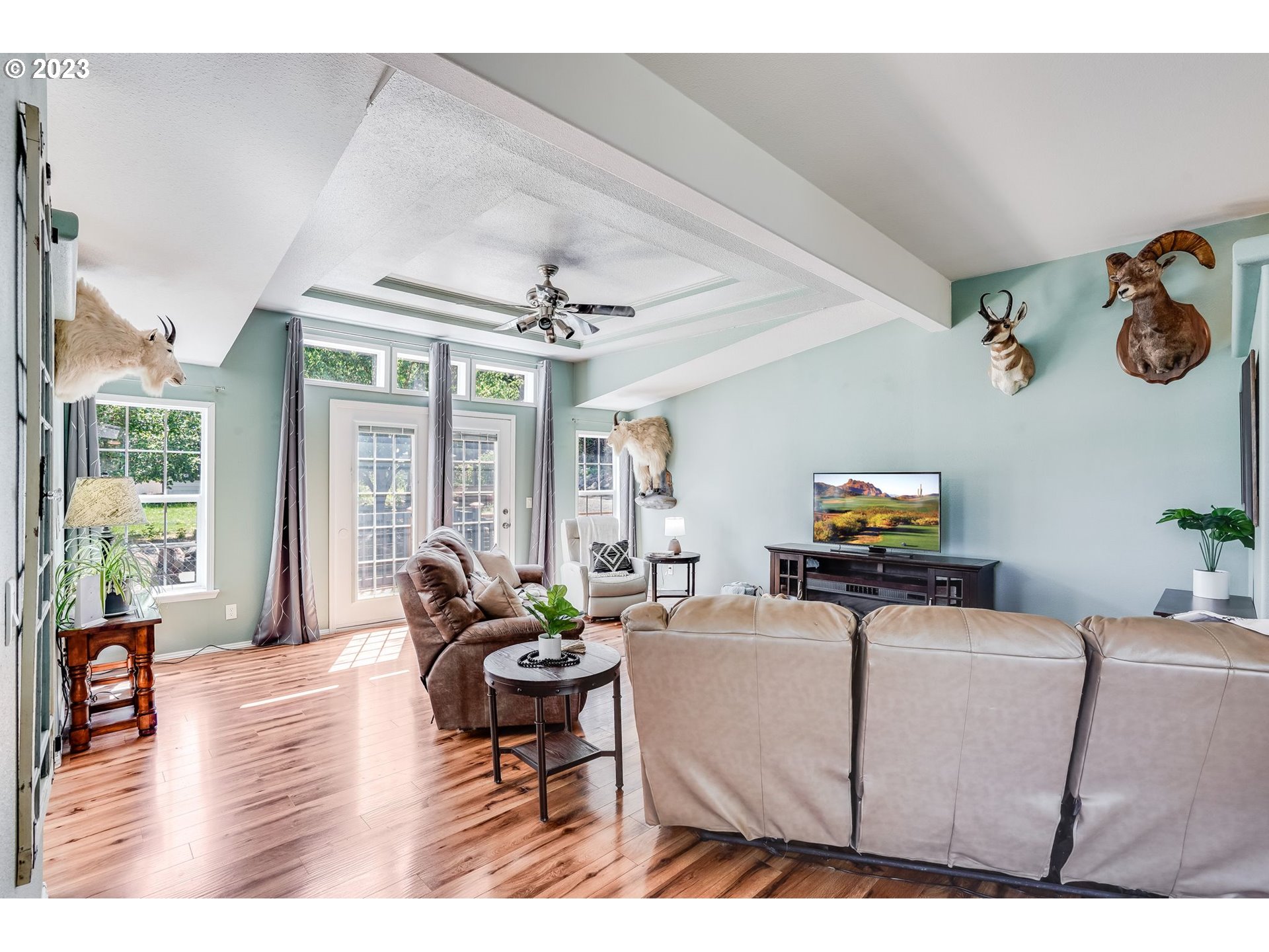 6 FAIRWAY DR
