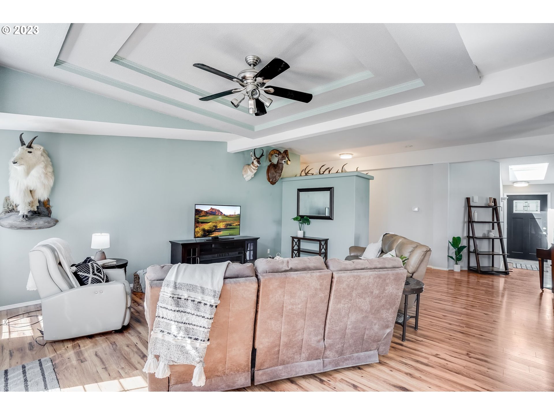 6 FAIRWAY DR
