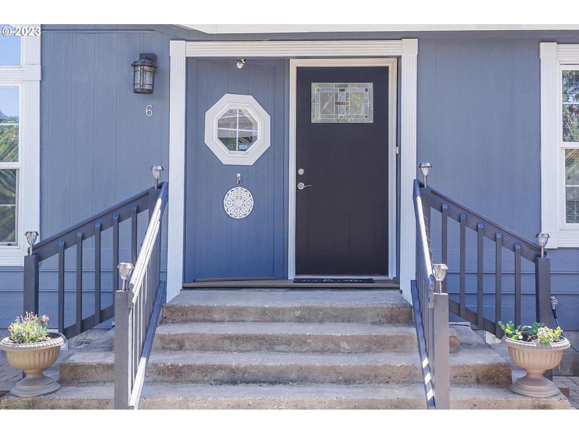 6 FAIRWAY DR