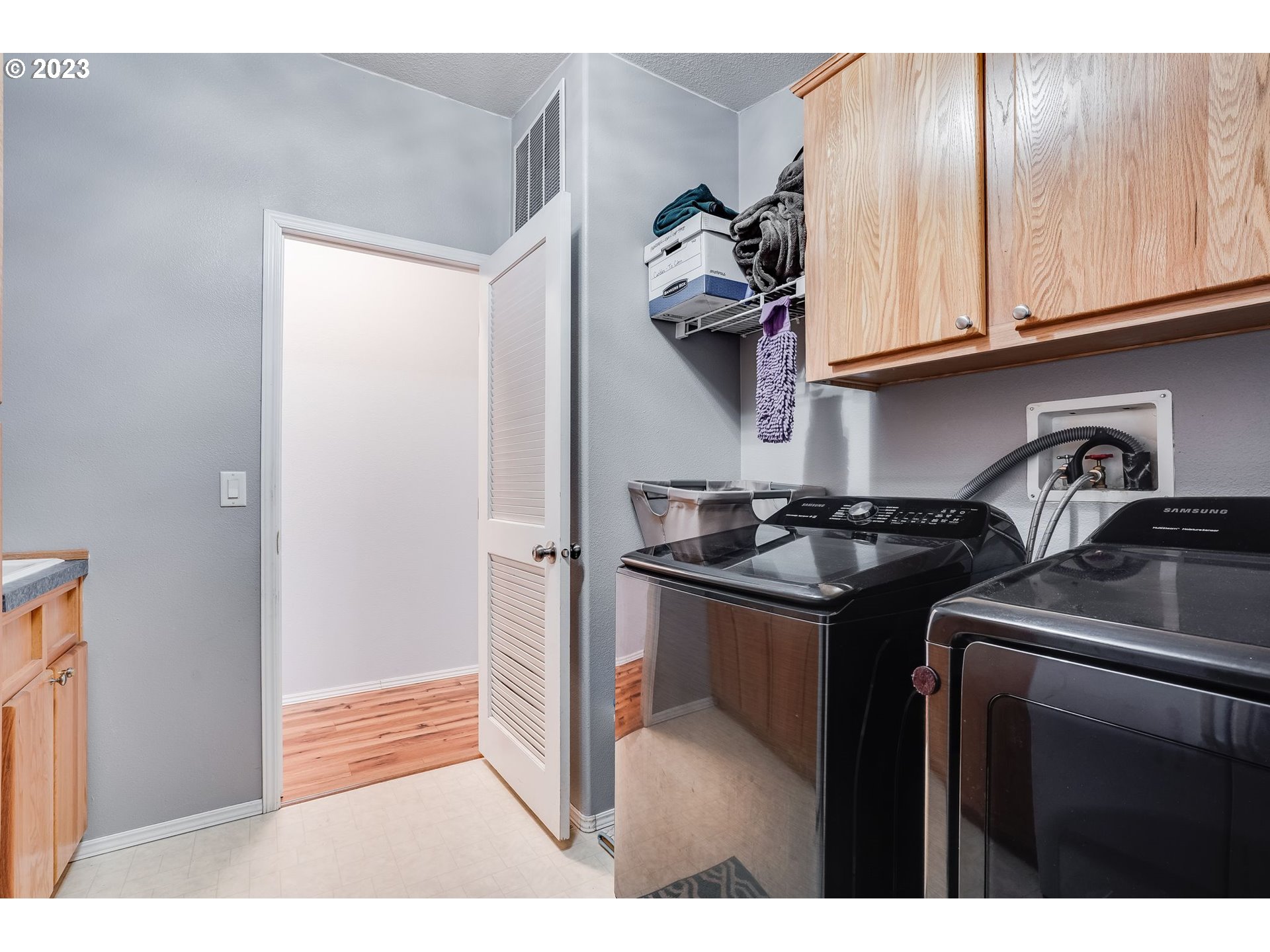 6 FAIRWAY DR