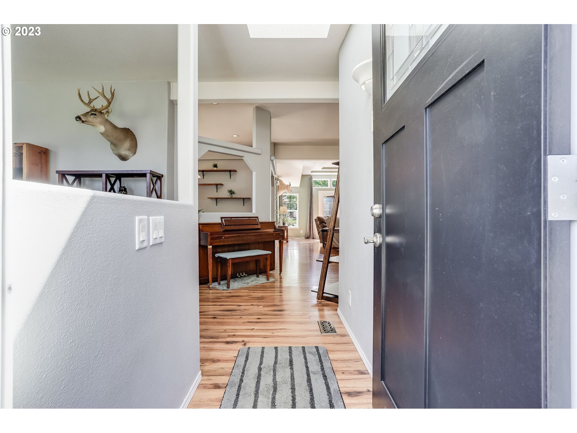6 FAIRWAY DR