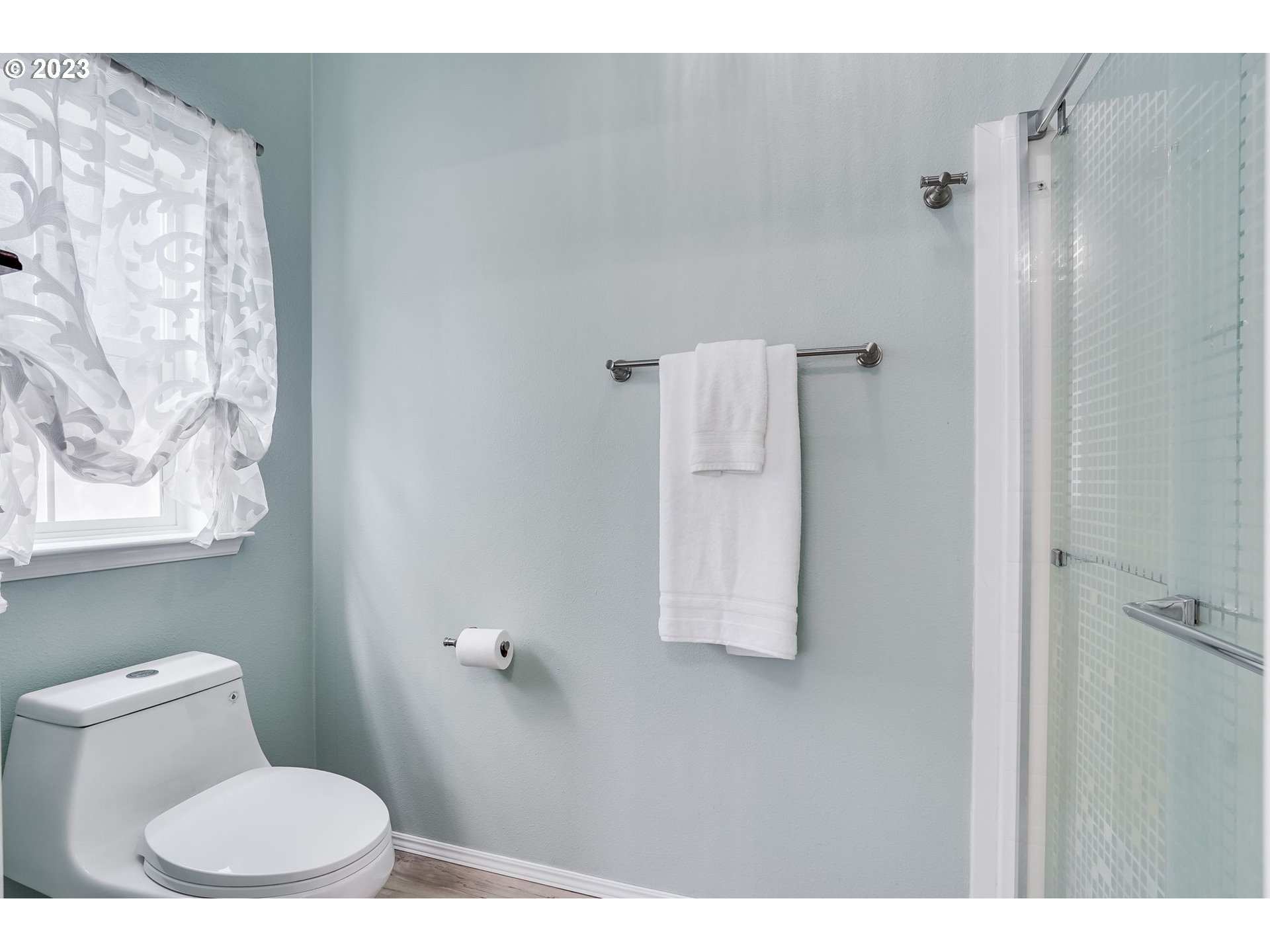 6 FAIRWAY DR