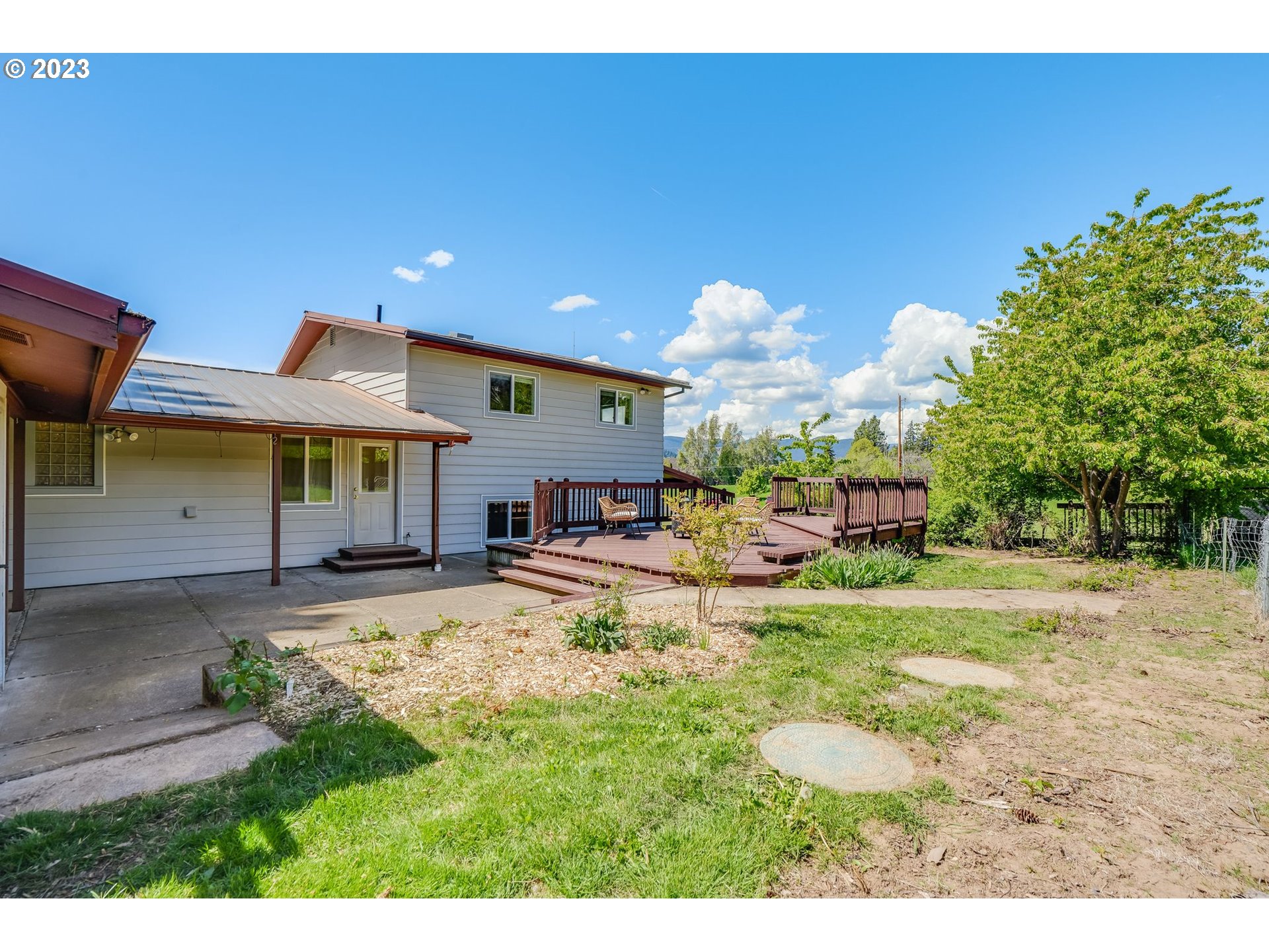 1175 NW BAKER DR