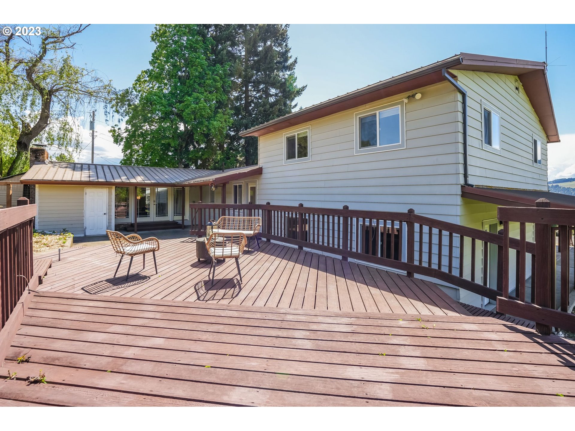 1175 NW BAKER DR